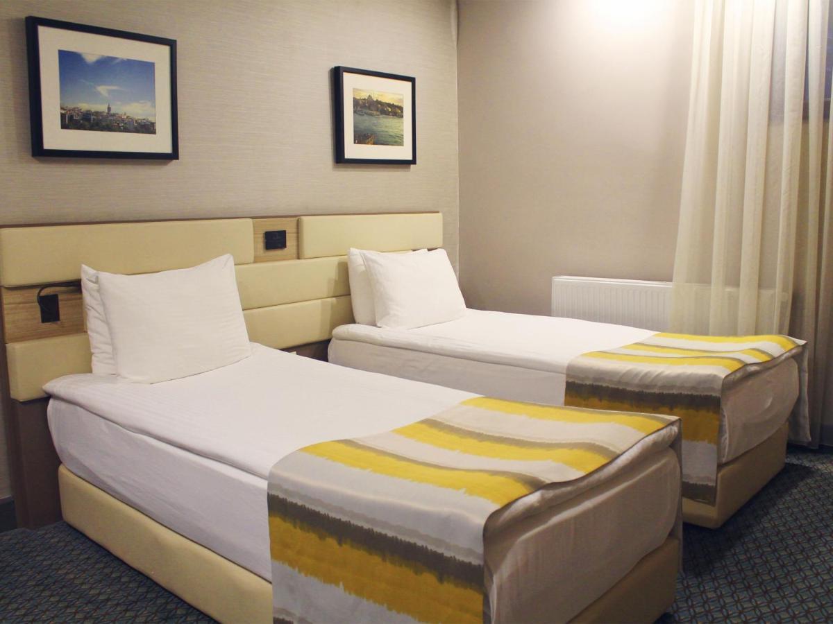 Economy Double Room Small Window