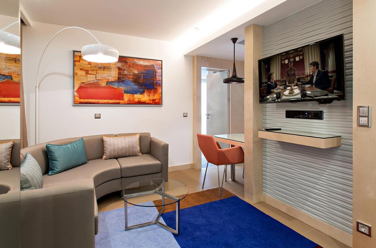 One Bedroom Suite City View