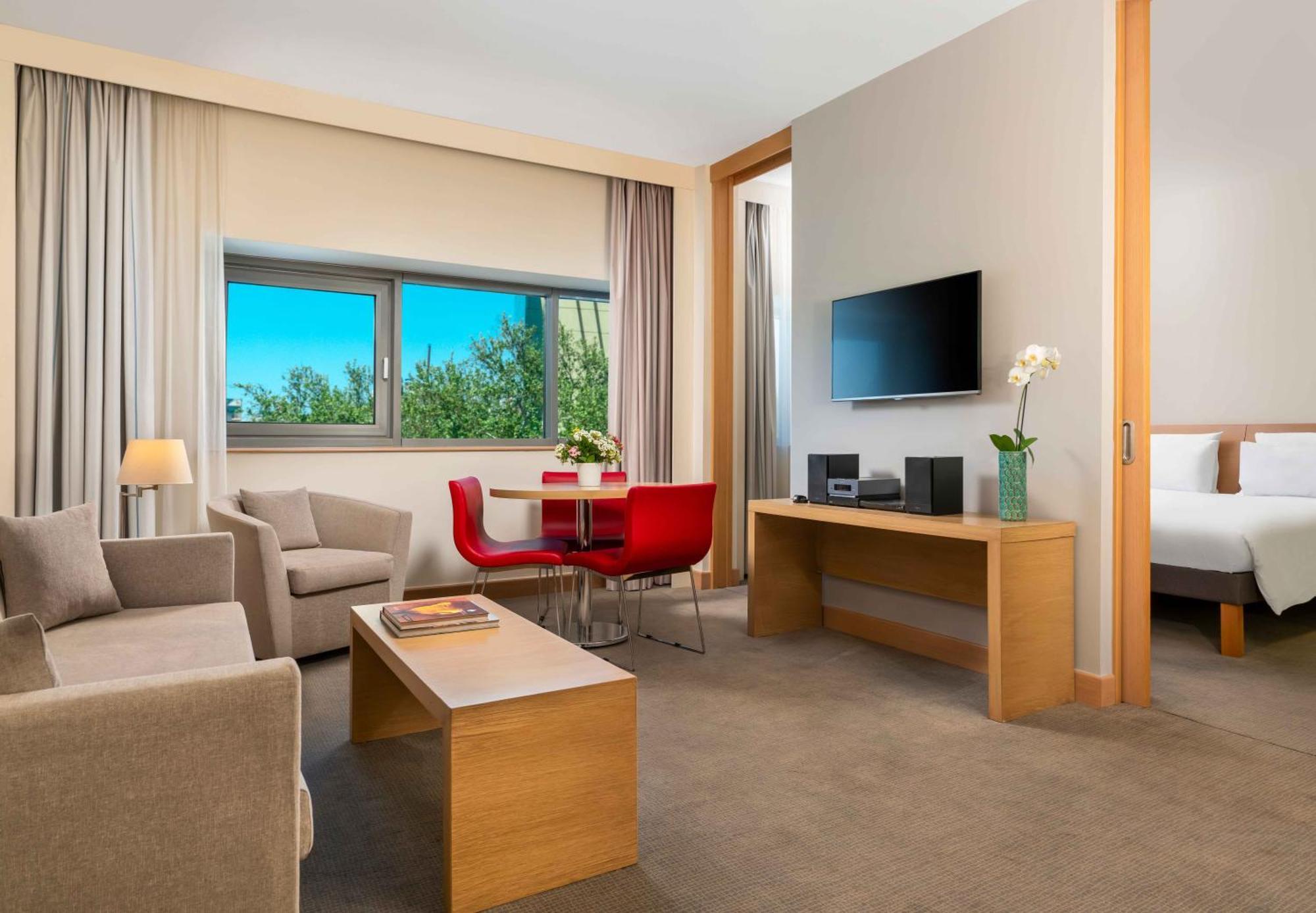Superior Suite with 1 queensize bed and sofa