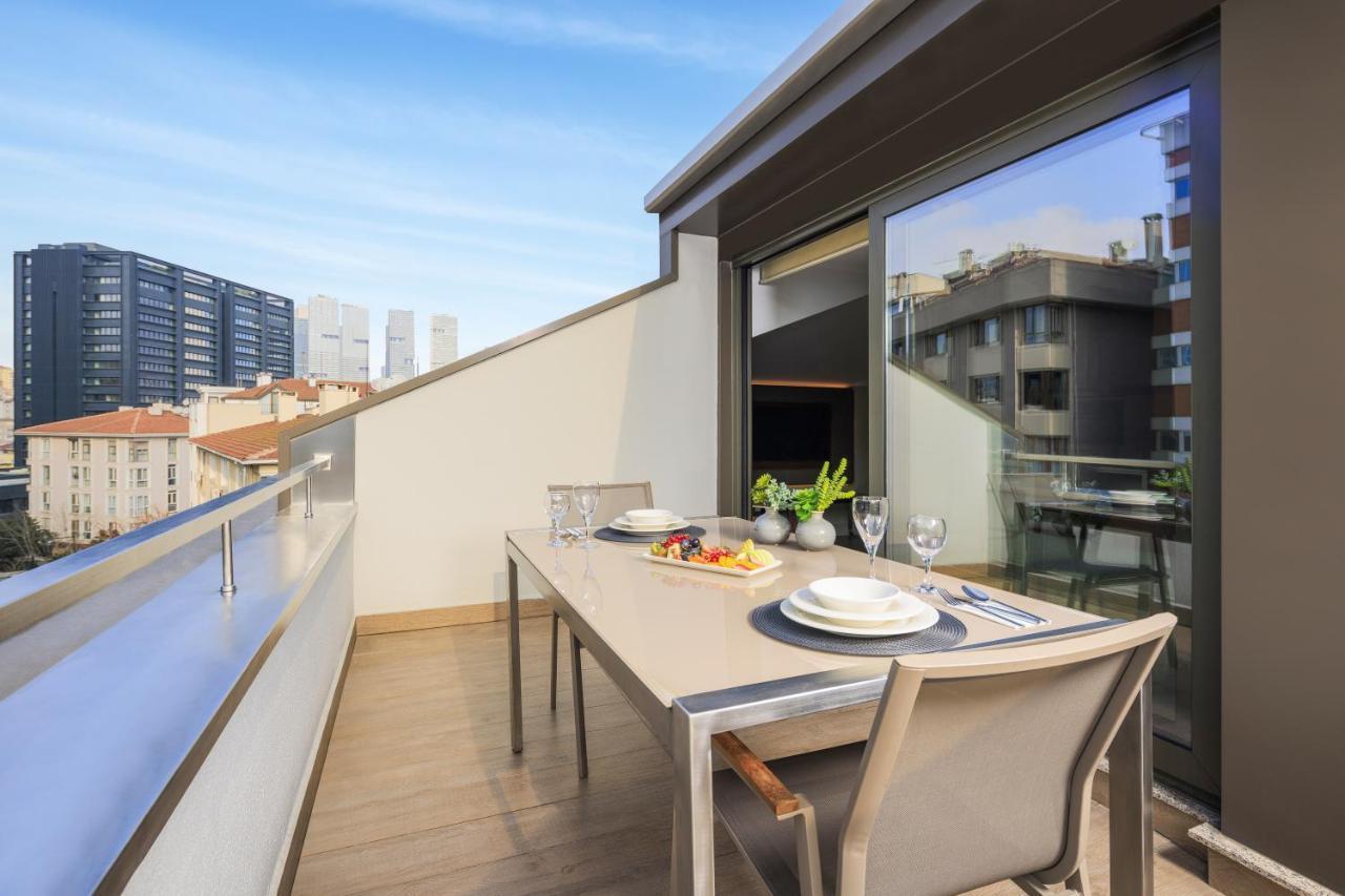 Connection Roof Suite
