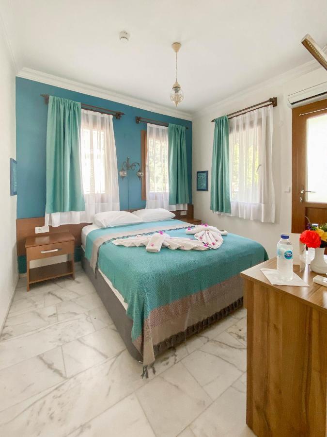 Double Room,1356933647:JPEG