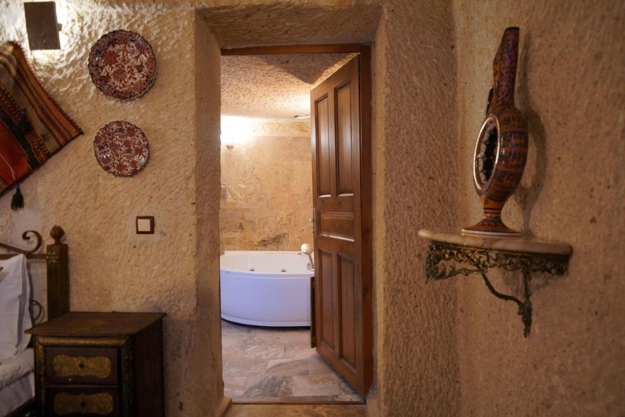 Suite Cave Room,1362789485:JPEG