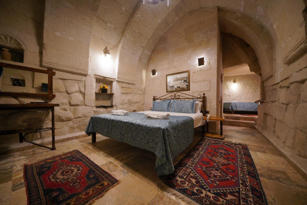 Triple Arch Room,1362785606:JPEG
