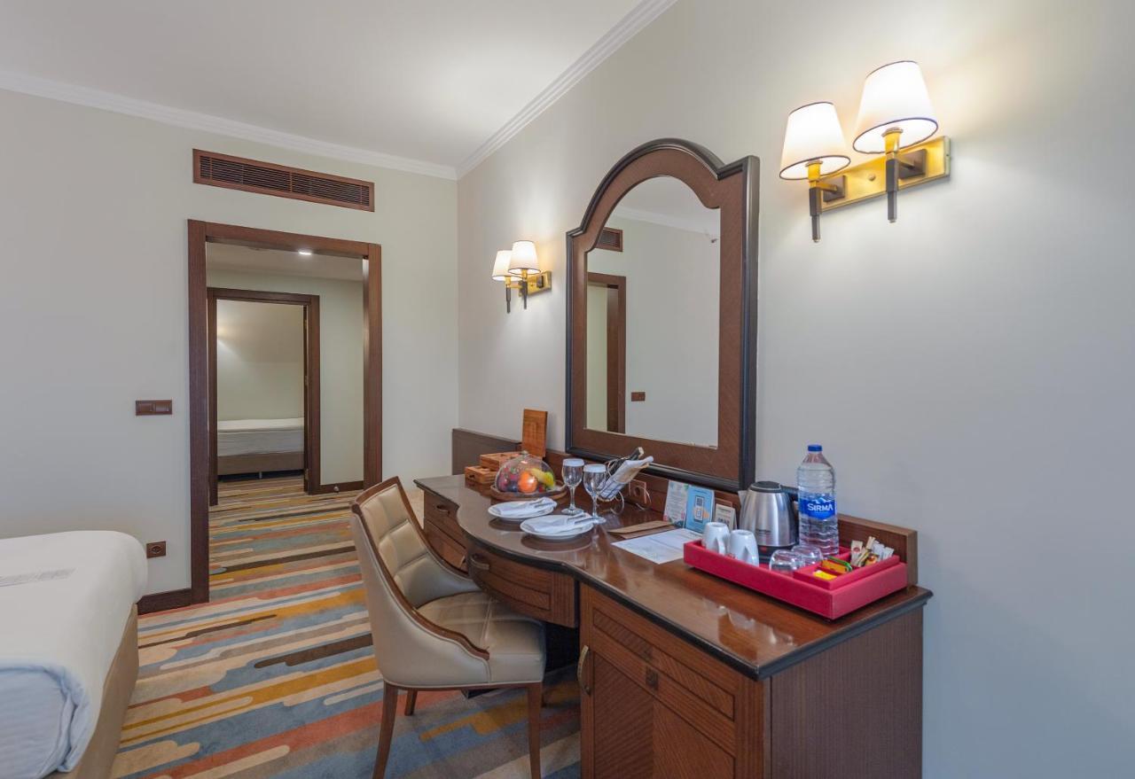 Family Room Side Sea View,1364034005:JPEG