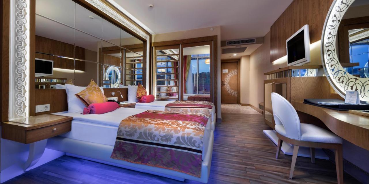 Doppelzimmer mit Landblick (2 Erwachsene + 2 Kinder)