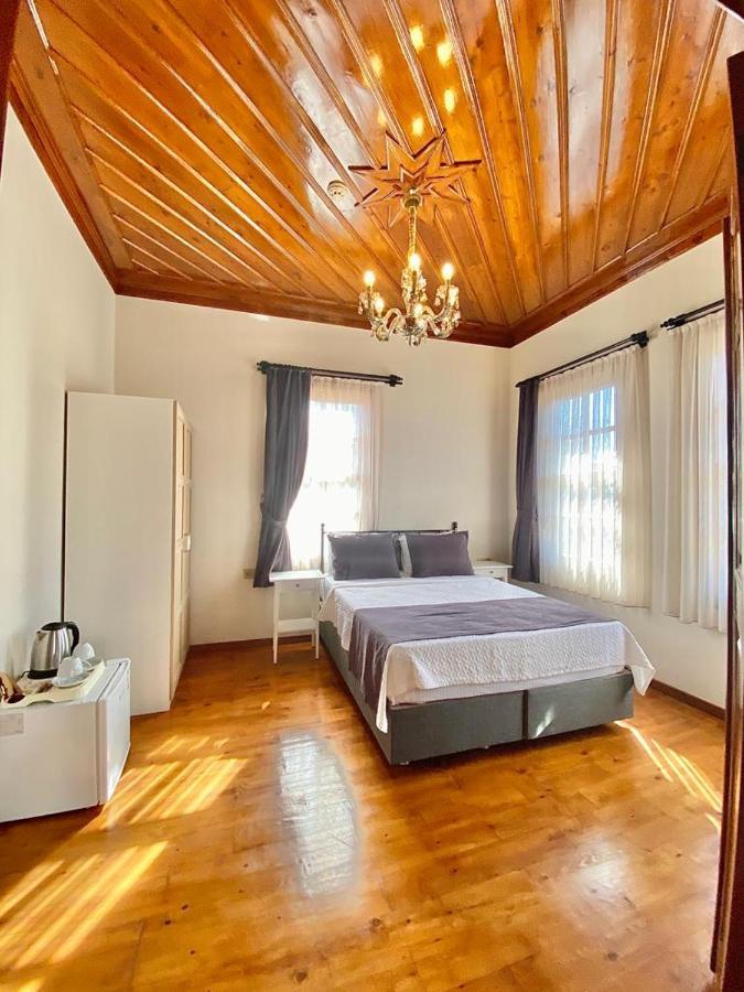 Chambre Double - Vue sur Piscine