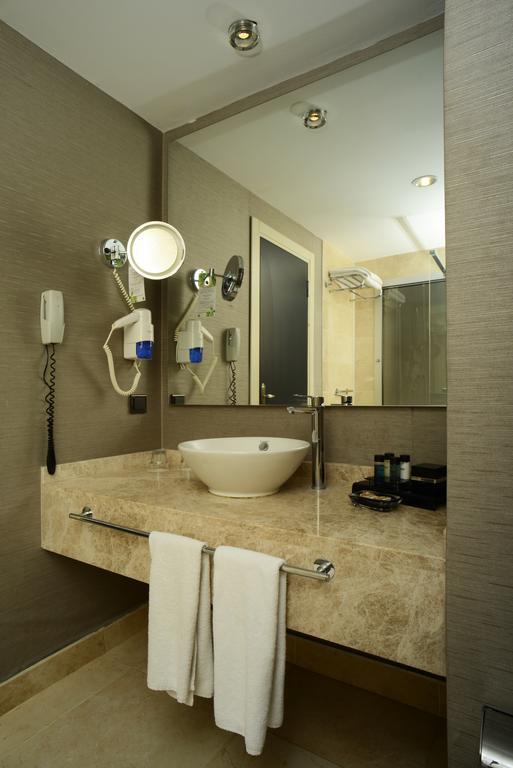 Standard Double or Twin Room with Sea View,692069484:JPEG