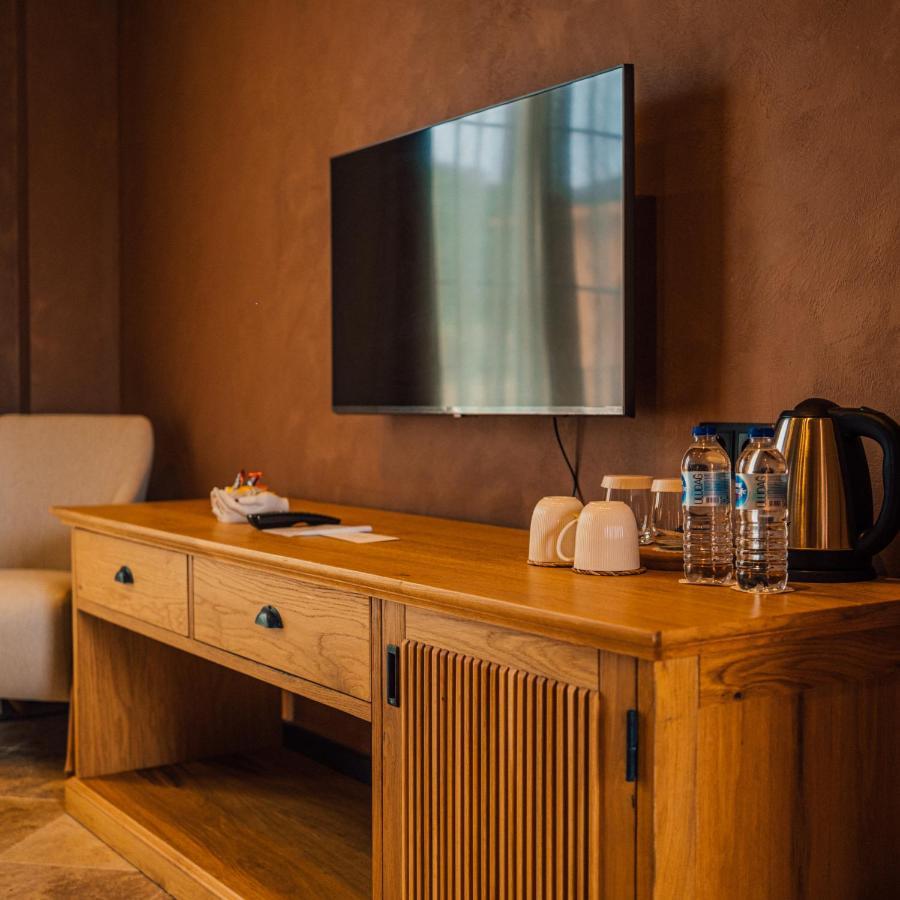 Deluxe Double Room with Pool View,1412323454:JPEG