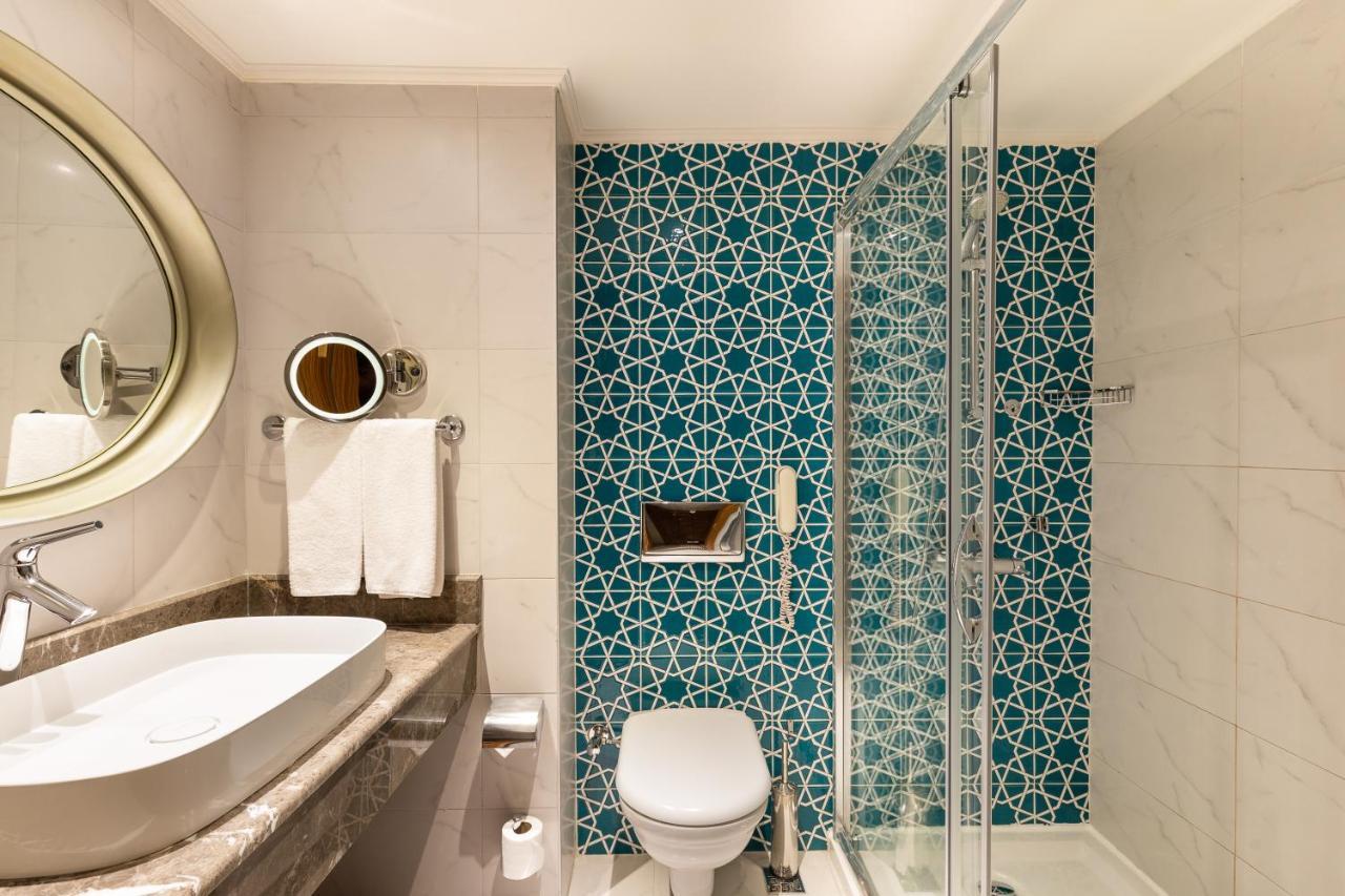 Standard Tweepersoonskamer met 1 of 2 bedden, een Frans balkon en uitzicht op zee