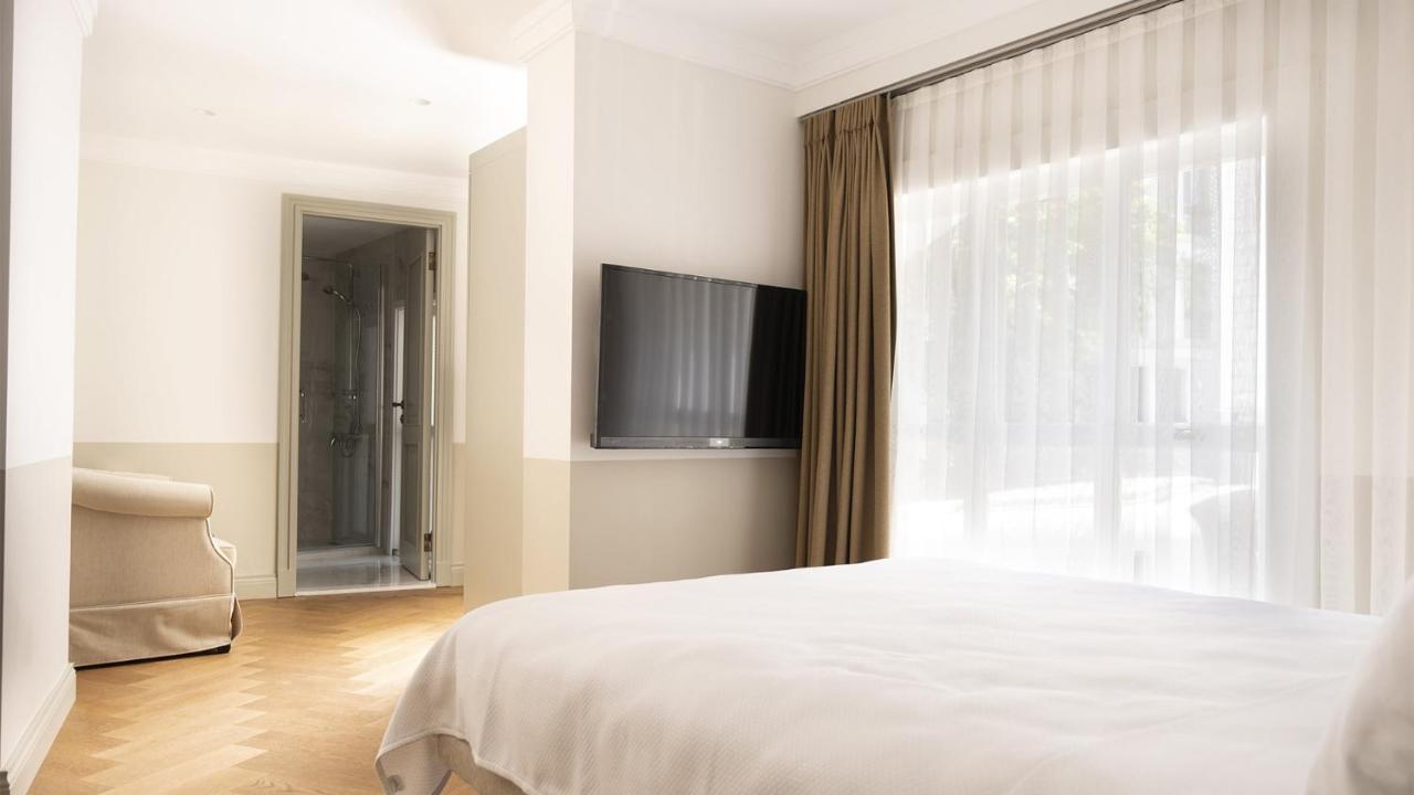 Deluxe Double Room,1415917731:JPEG