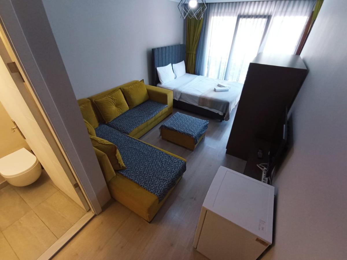 Deluxe Studio