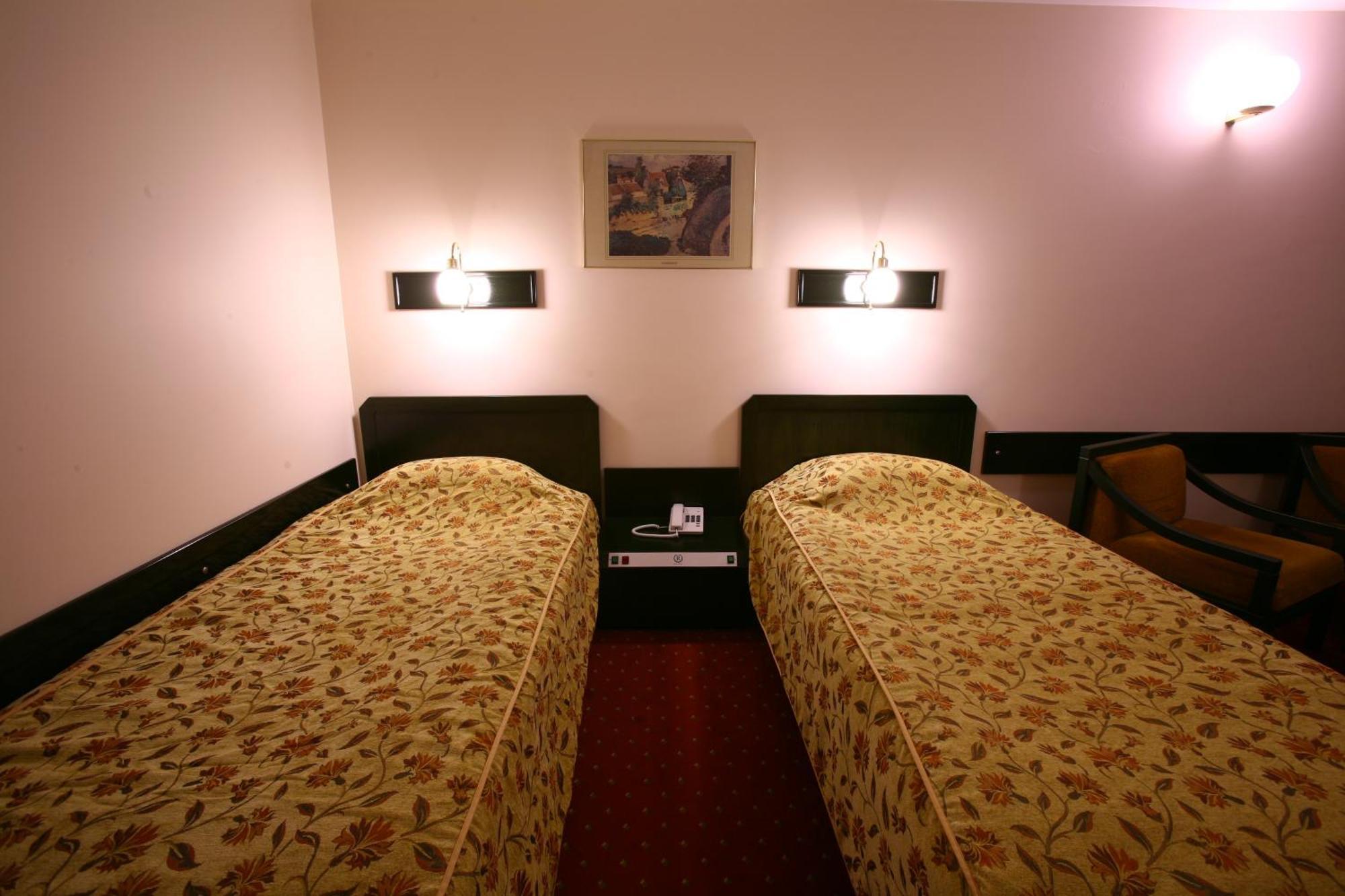 Triple Room,1433822722:JPEG