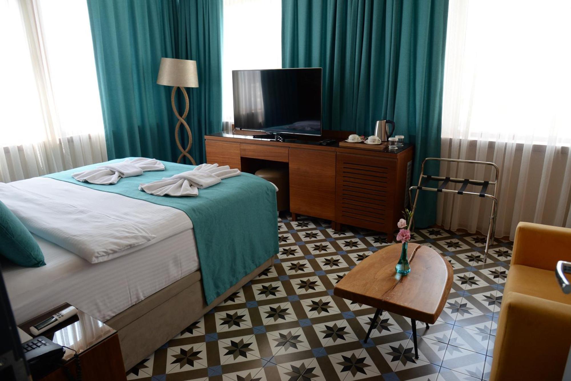 Deluxe Room City View