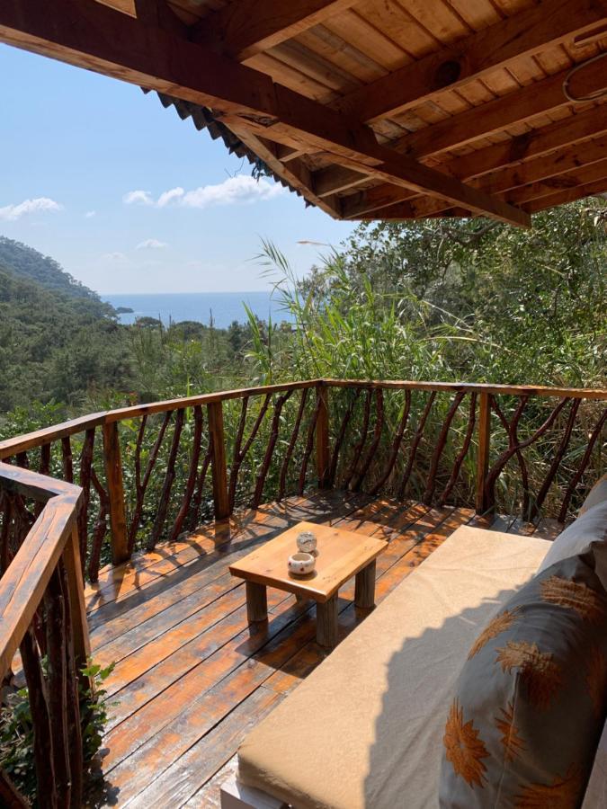 Deluxe Double Room with Balcony and Sea View