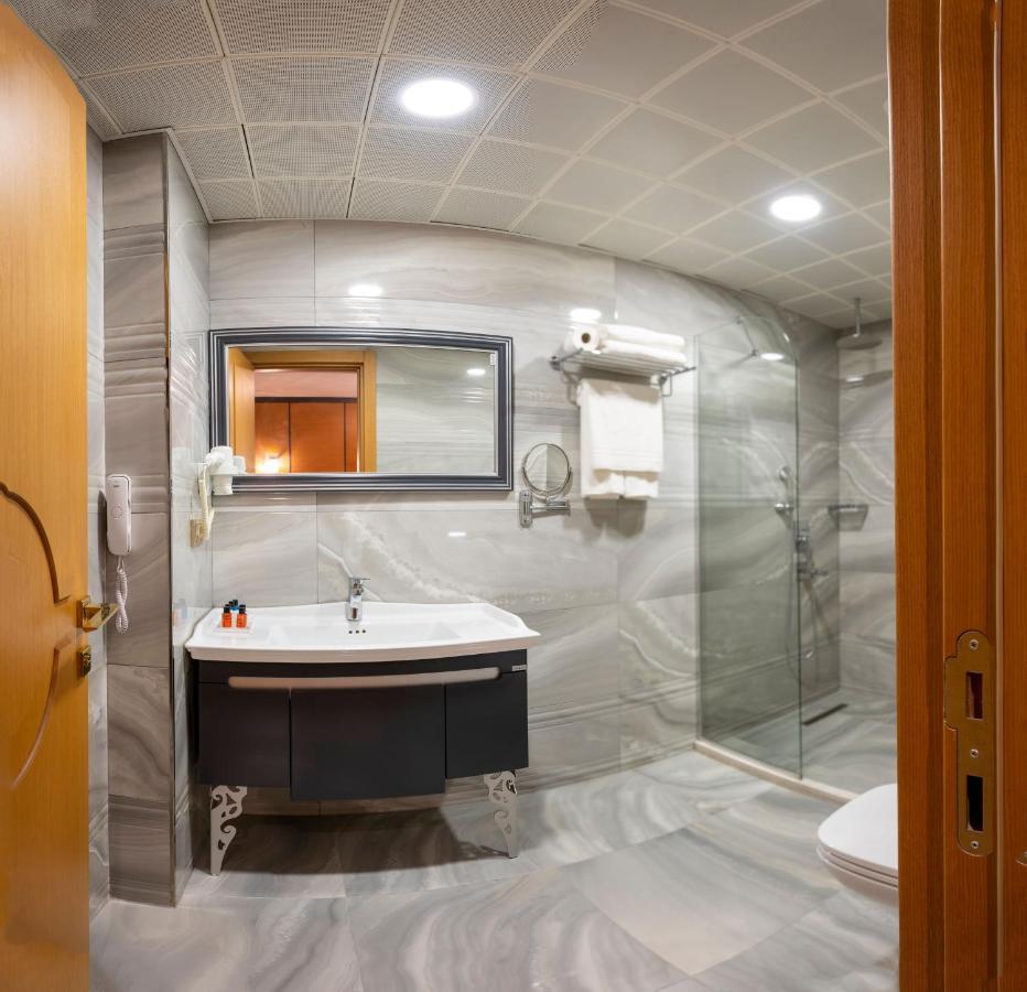 Deluxe Double or Twin Room City View