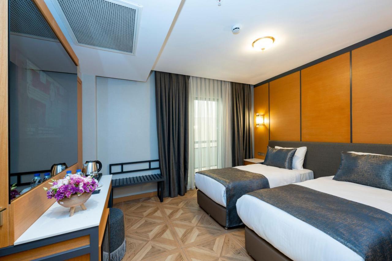 Deluxe Double or Twin Room City View