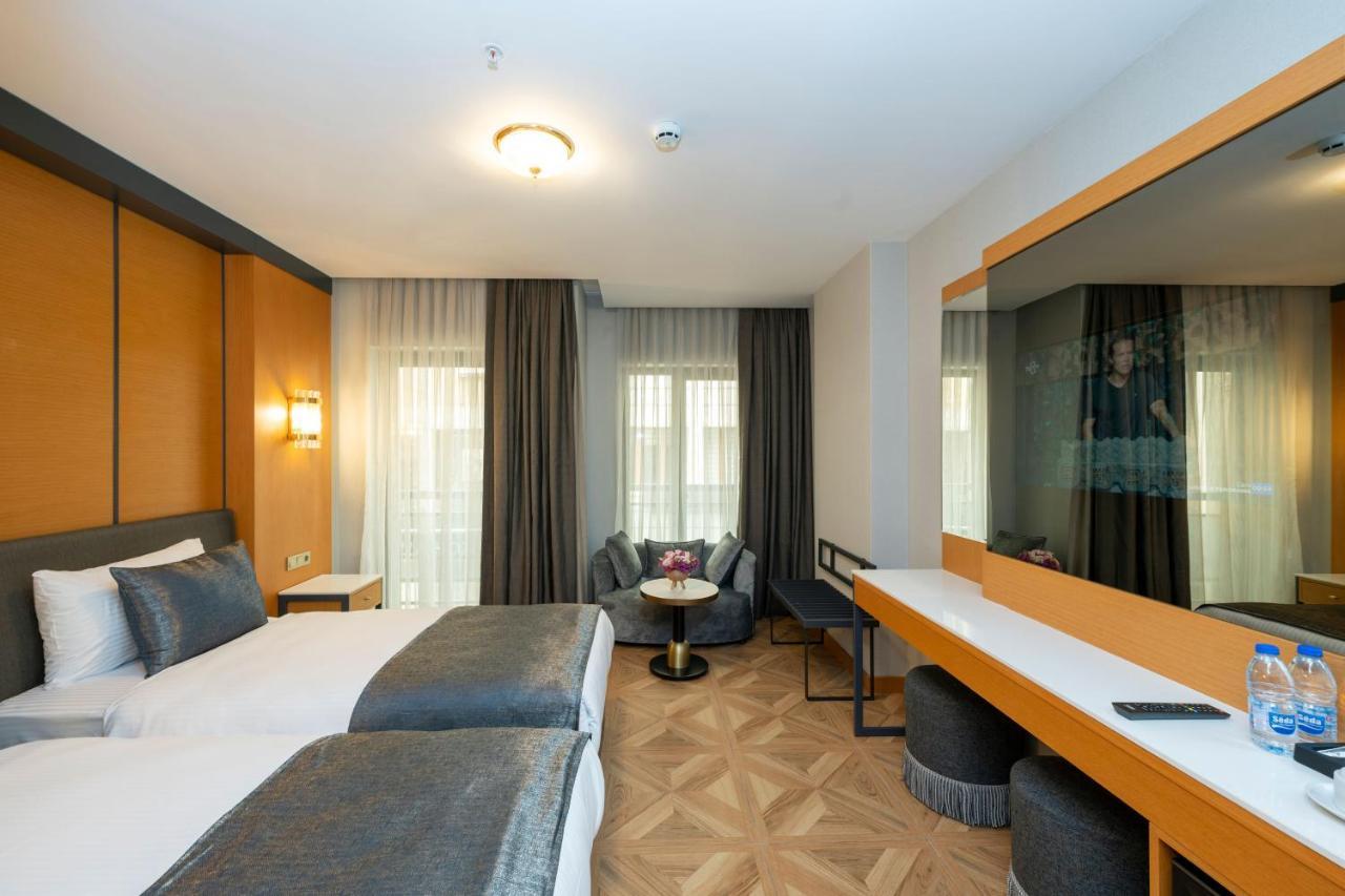 Deluxe Double or Twin Room City View