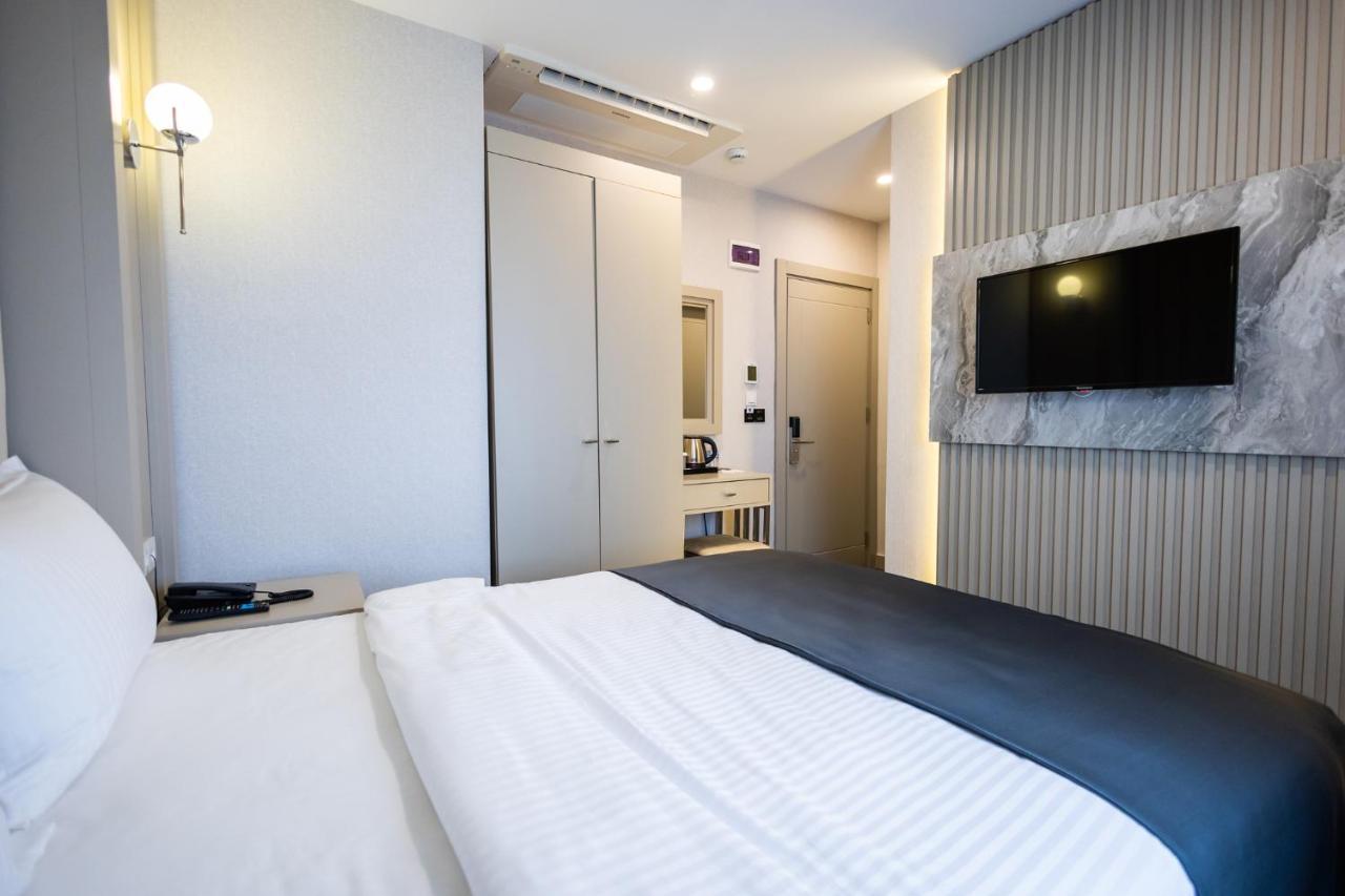 Double Room,1483139252:JPEG