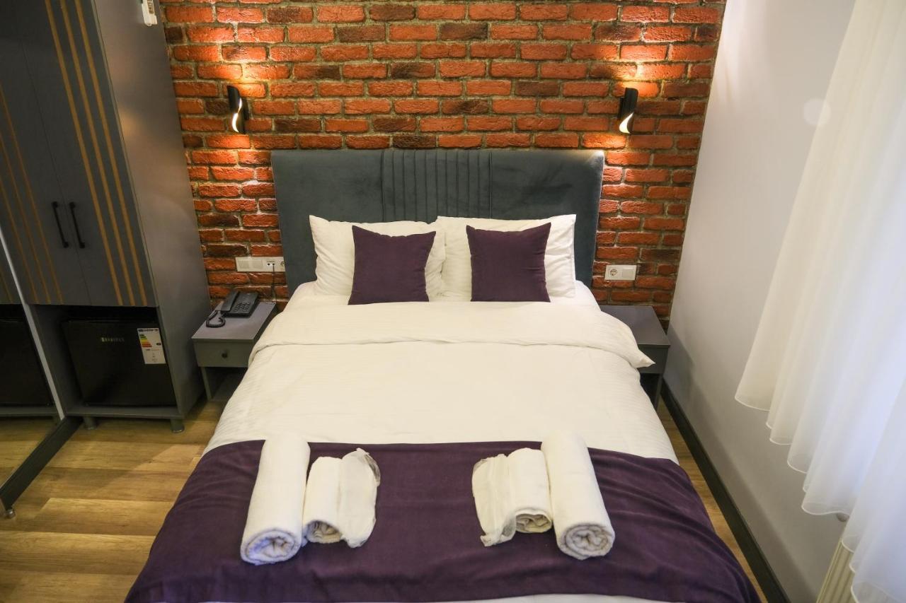 Standard Double Room,1483367621:JPEG