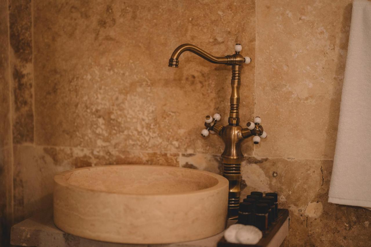 Deluxe Room,1491525187:JPEG