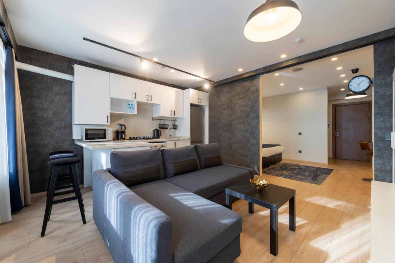 Deluxe Queen Studio,1567669139:JPEG