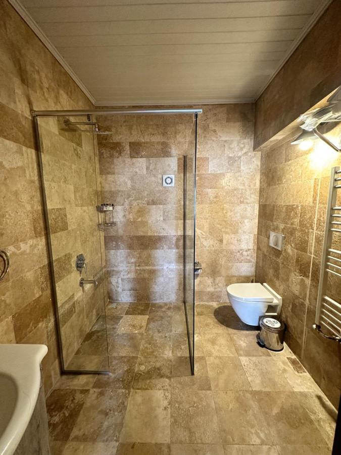 SUITE 111 CON CAMA EXTRAGRANDE