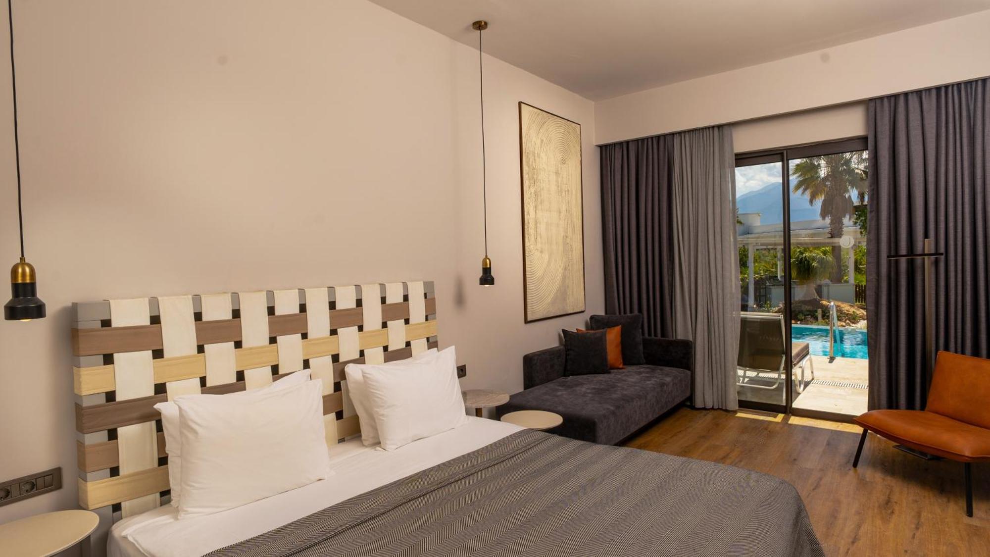 Triple Room with Pool Access,1499550010:JPEG