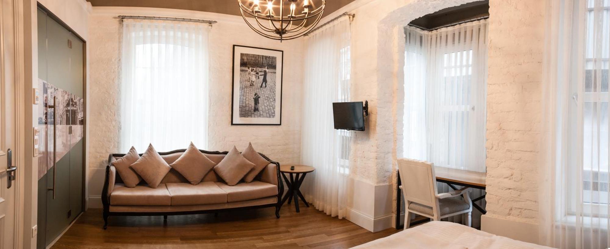 Large Double Room