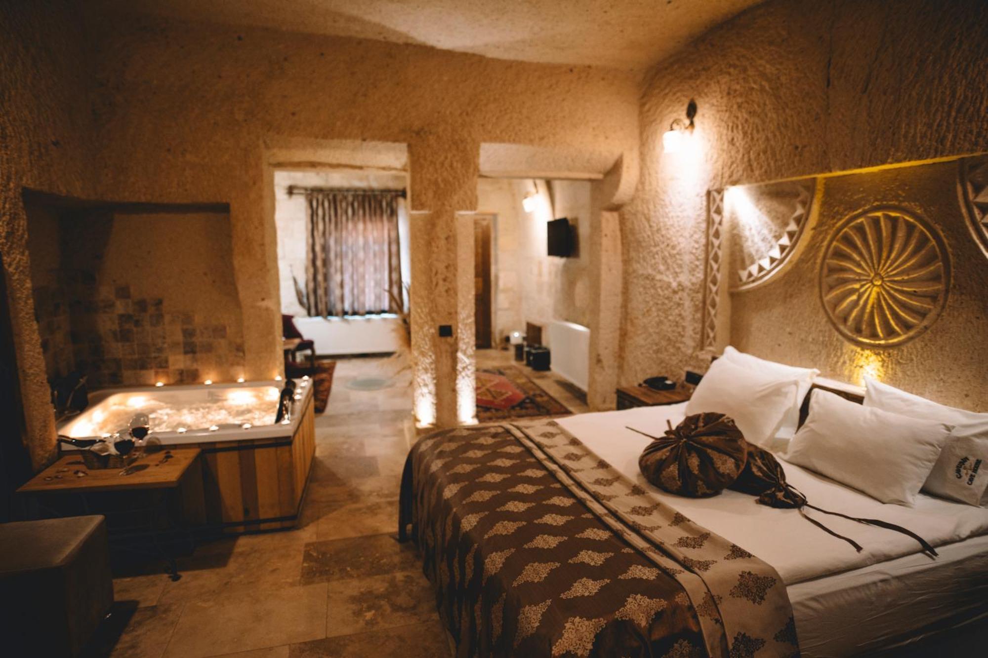 Queen Room with Spa Bath,1523131015:JPEG