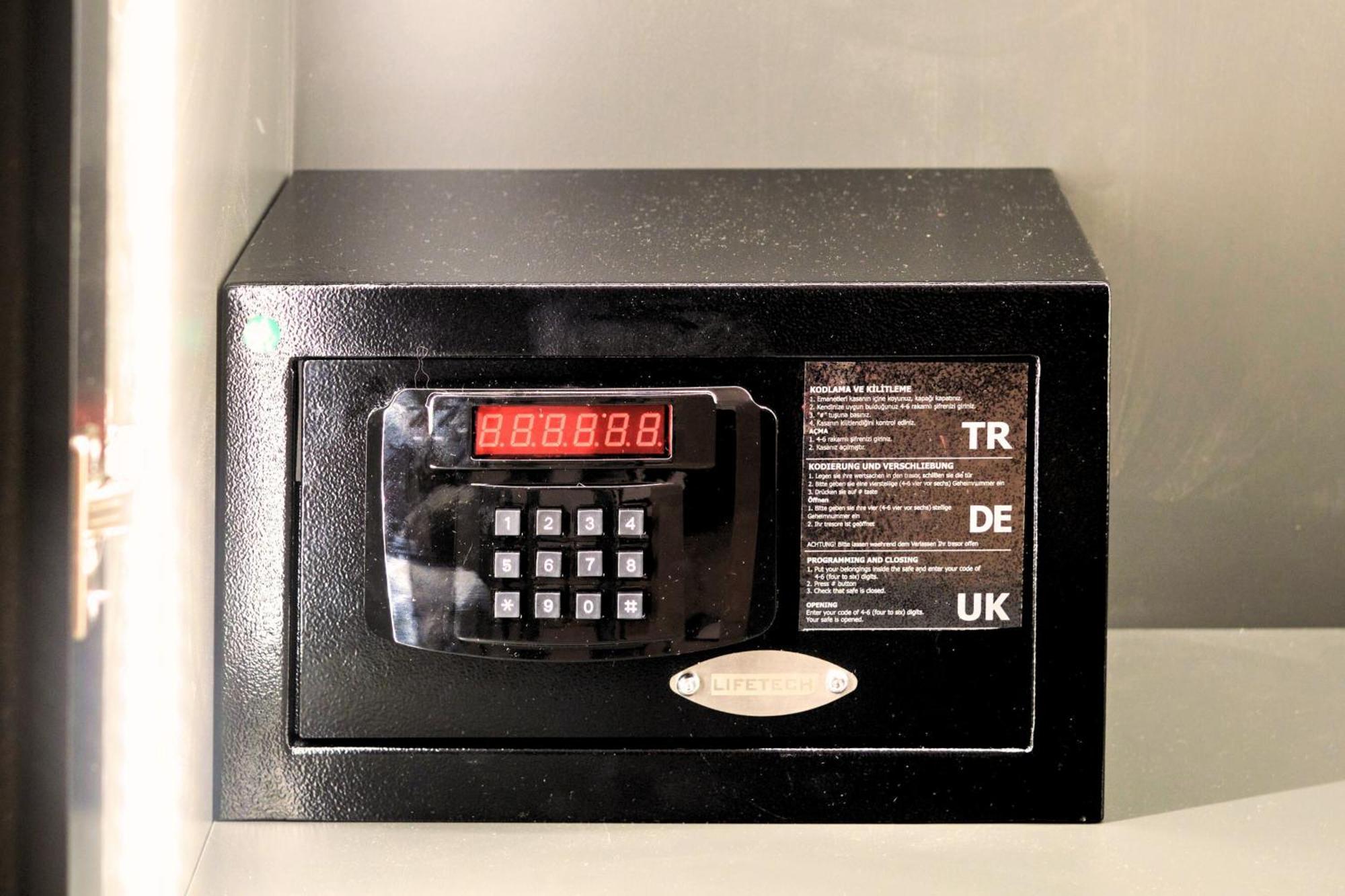 Small Double Room,1536843736:JPEG