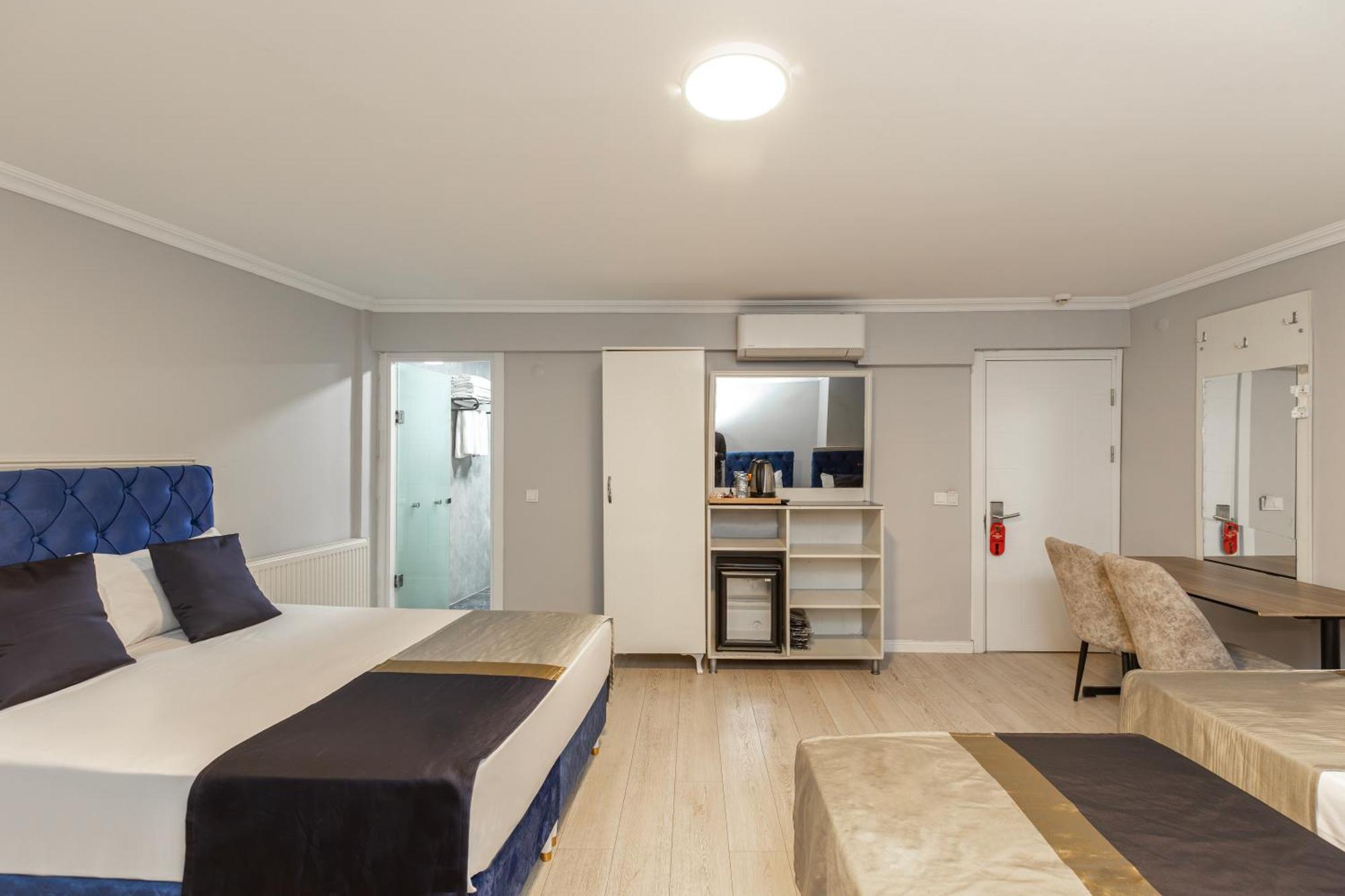 Deluxe Family Room