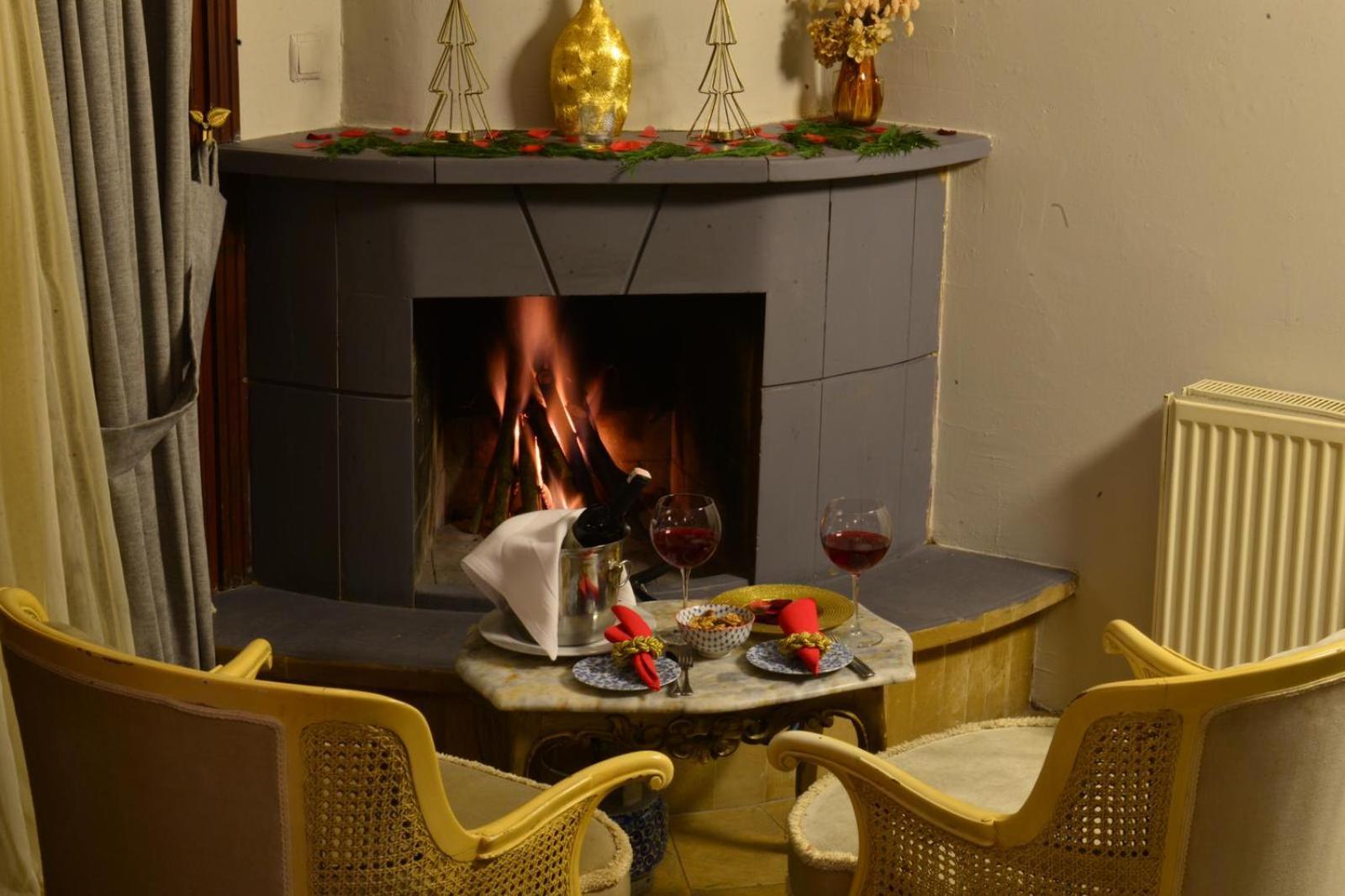 Deluxe Double Room with Jacuzzi and Fireplace