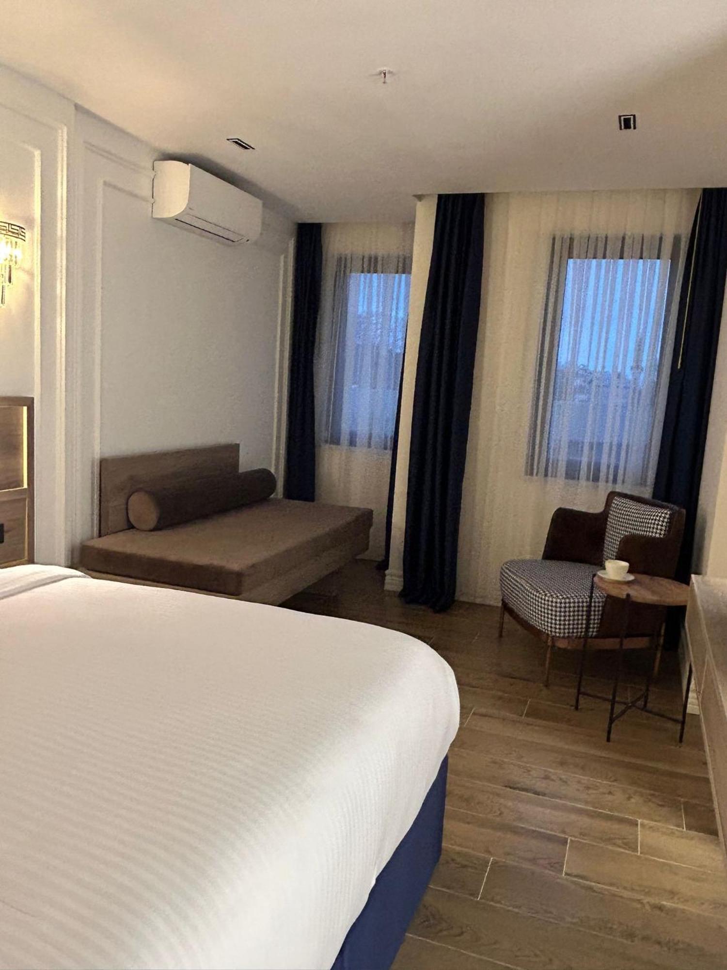 Deluxe Double Room with Sea View,1528687534:JPEG