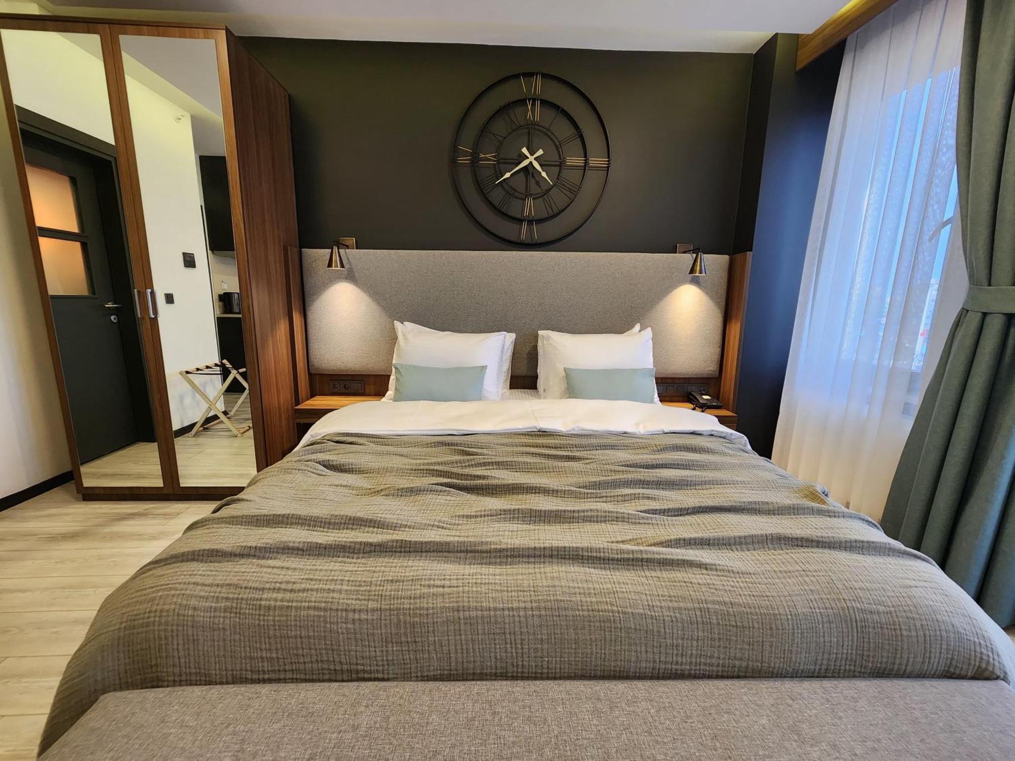 Panorama Studio with Terrace,1530100453:JPEG