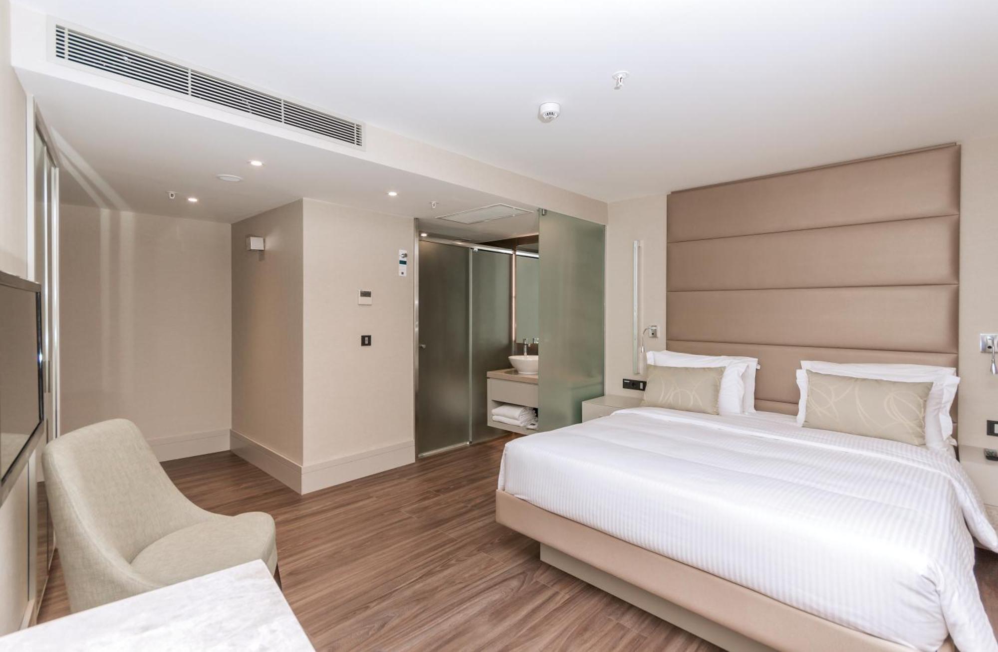 Habitación con cama extragrande