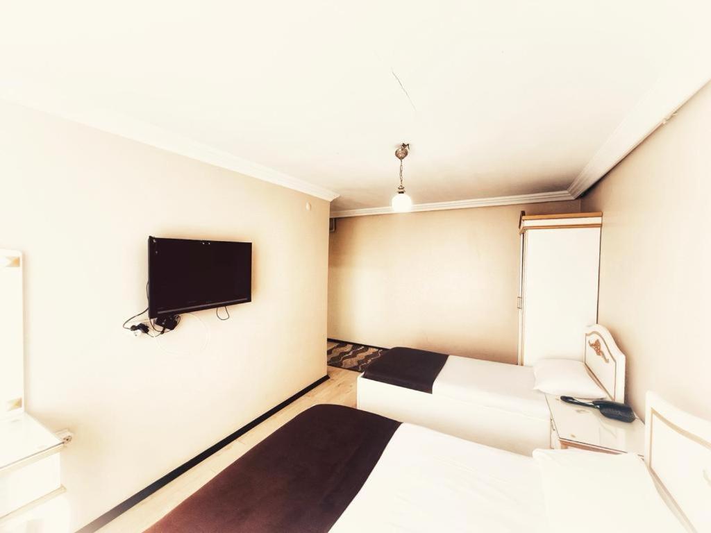 Standard Double or Twin Room,1534173754:JPEG