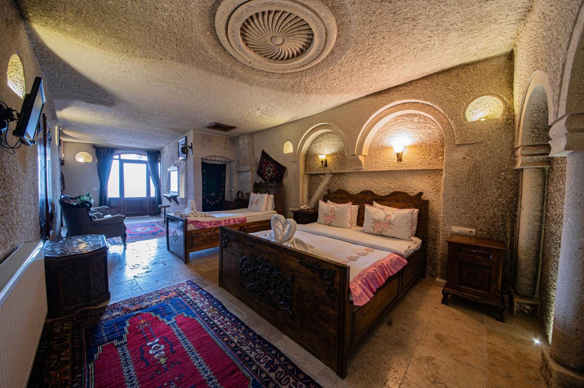 Deluxe Cave Suite,1537658632:JPEG