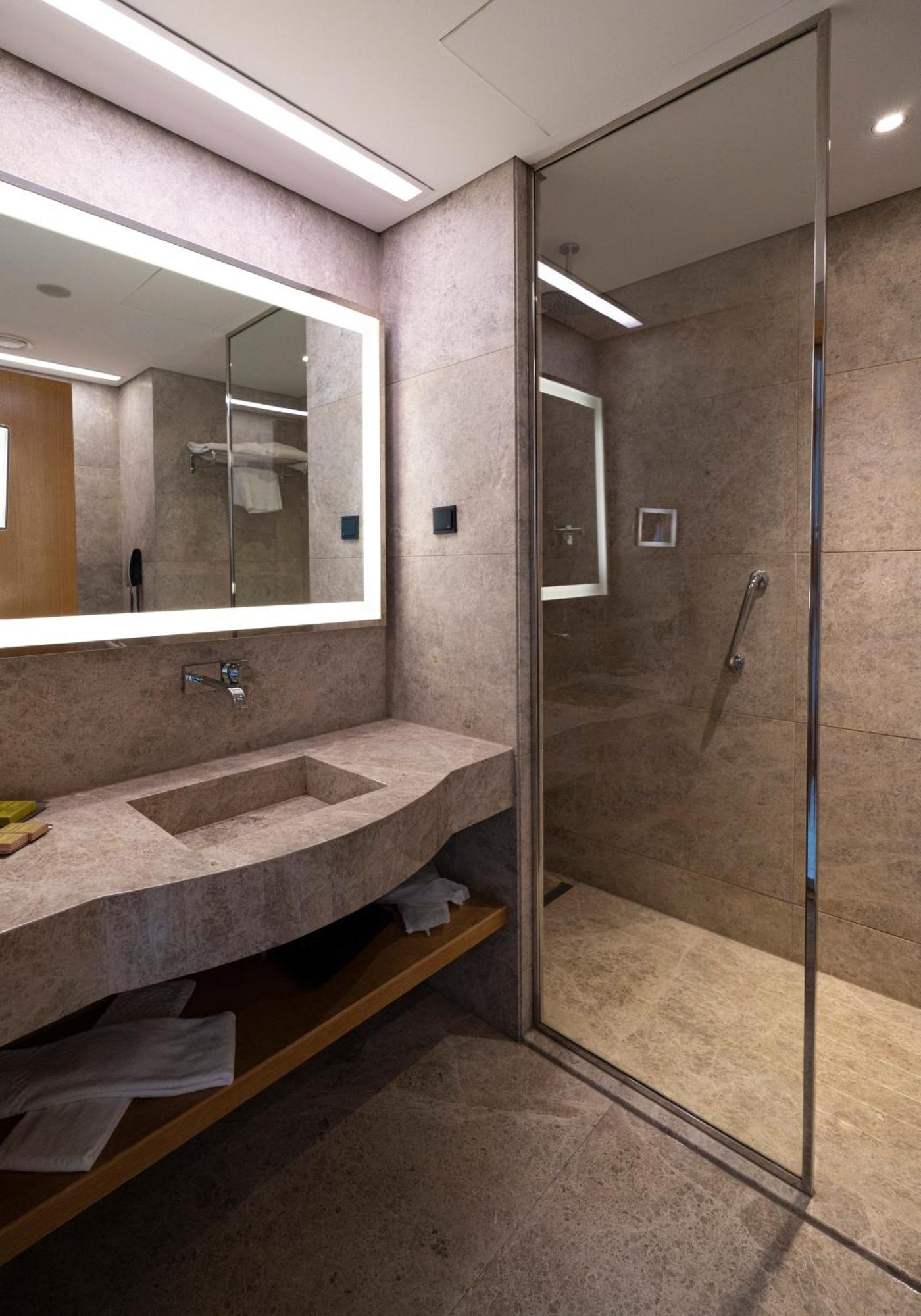 Twin Deluxe Room with Panoramic View