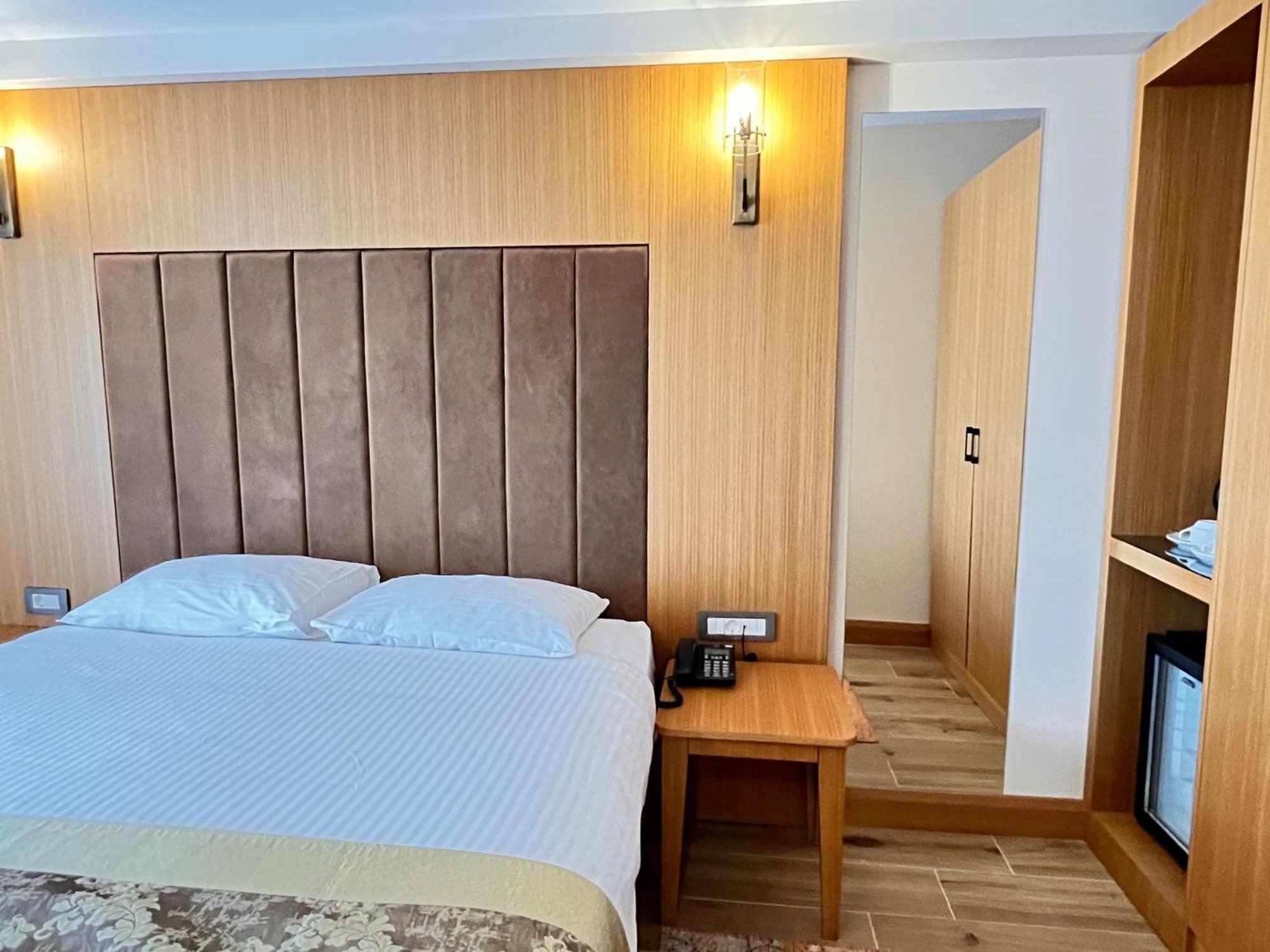 Superior Double Room Balcony Sea View,1537918006:JPEG