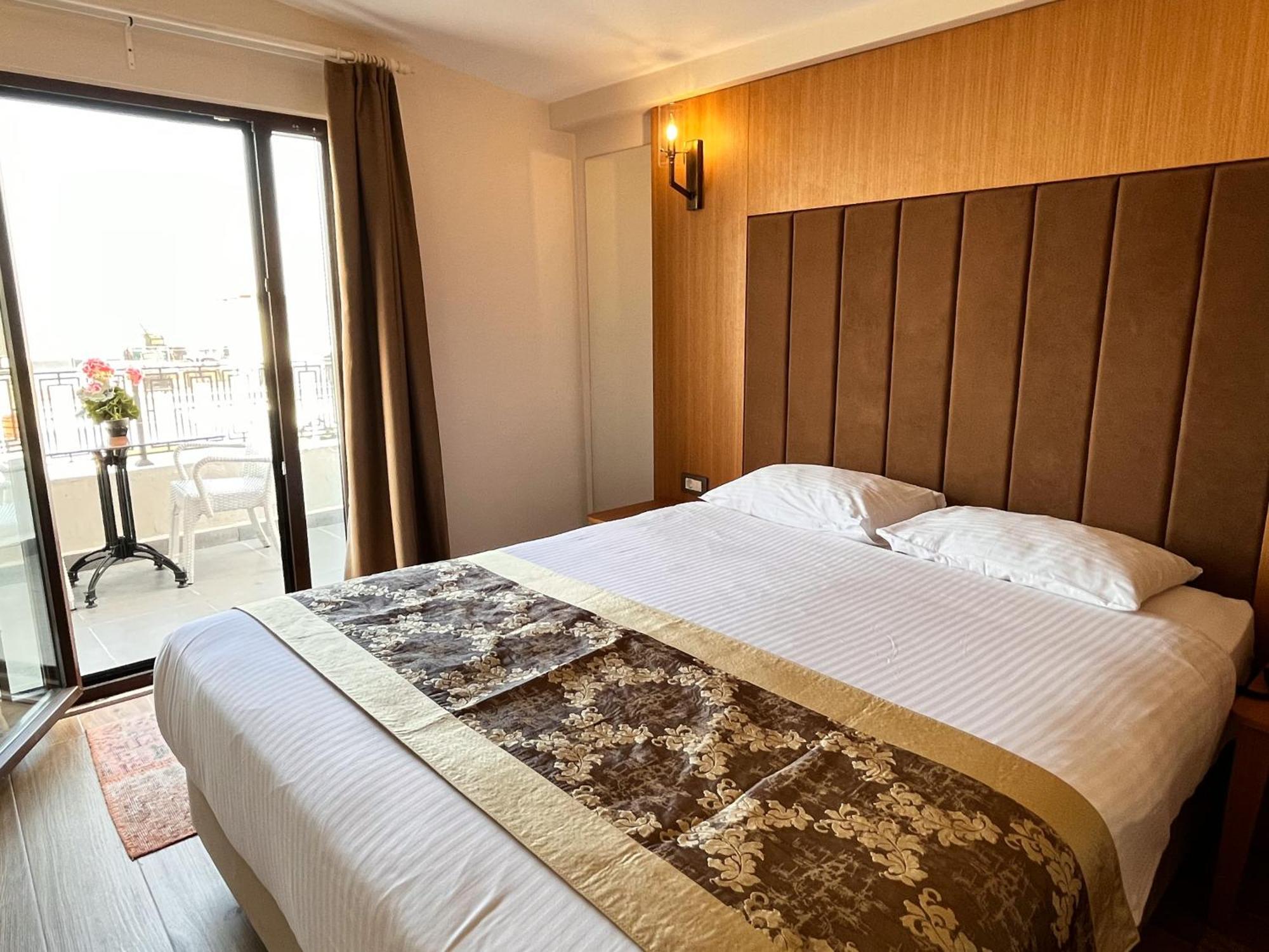 Superior Double Room Balcony Sea View