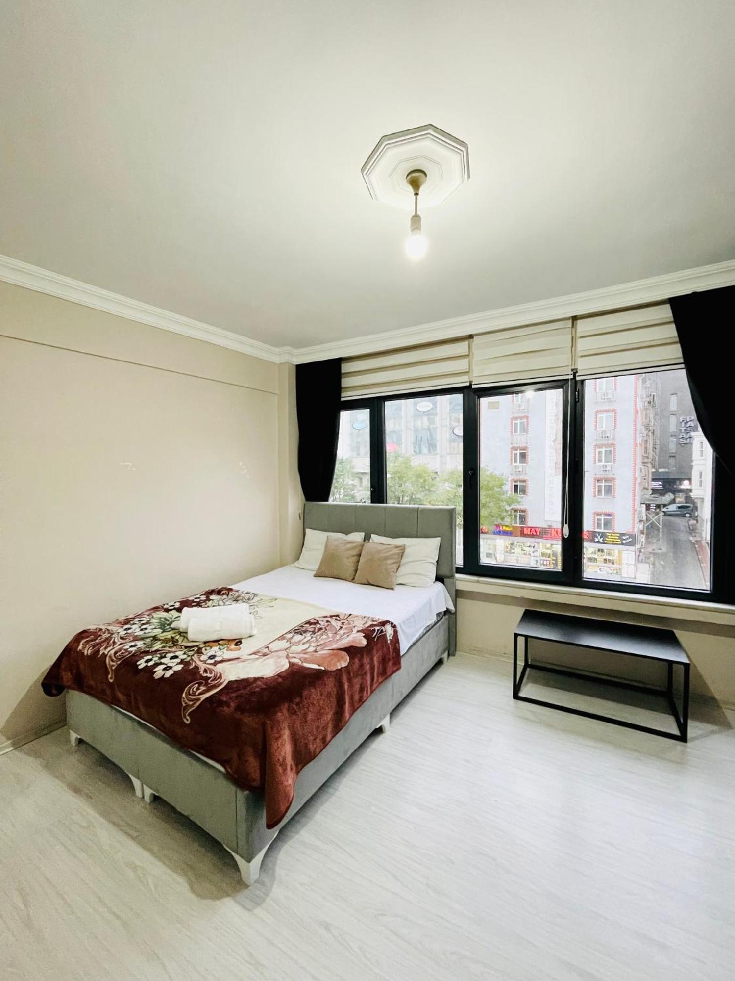 Suite,1539049555:JPEG