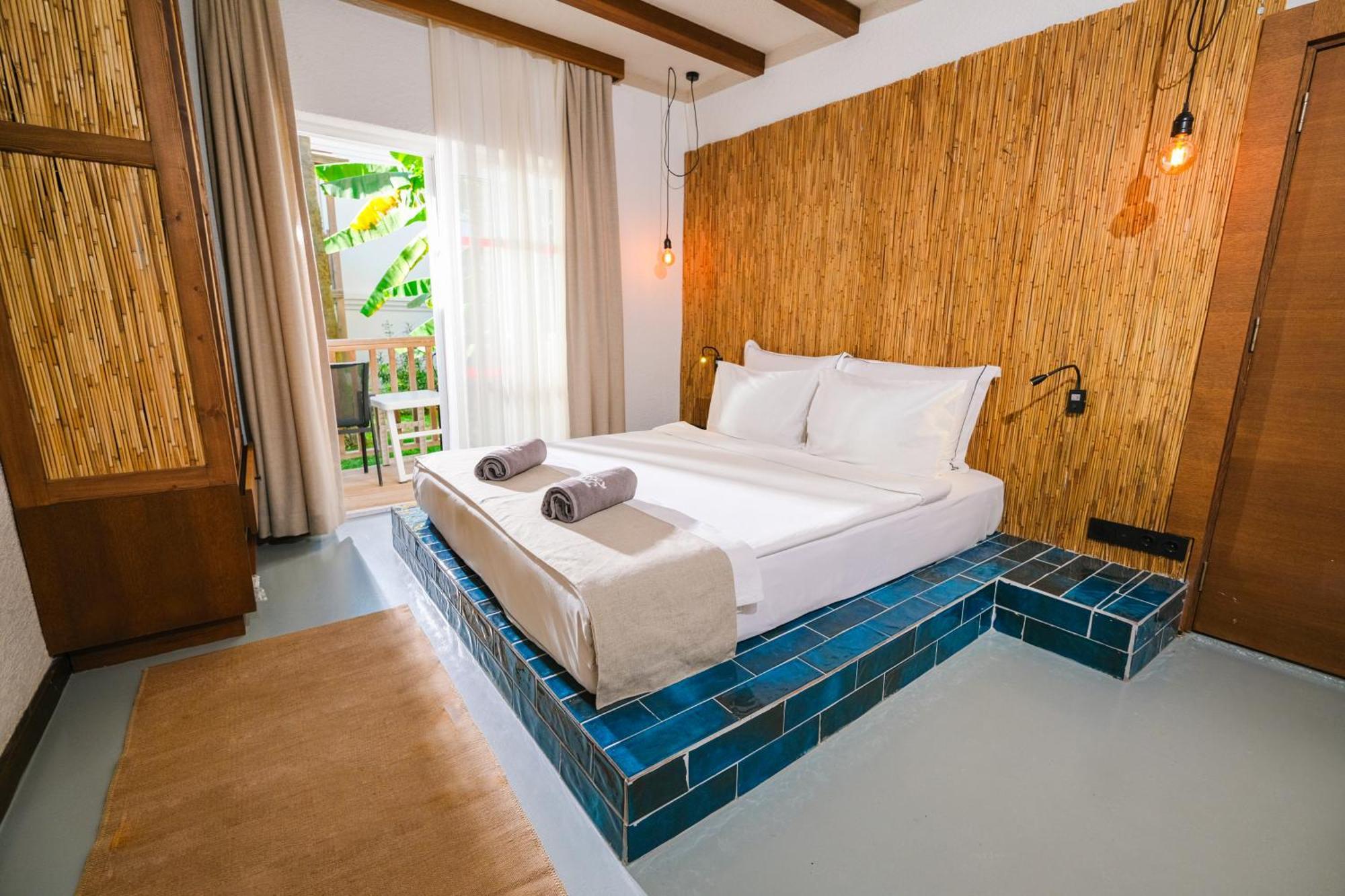 Carbon Neutral Hotel Room by Carbonkey-Commited certificate