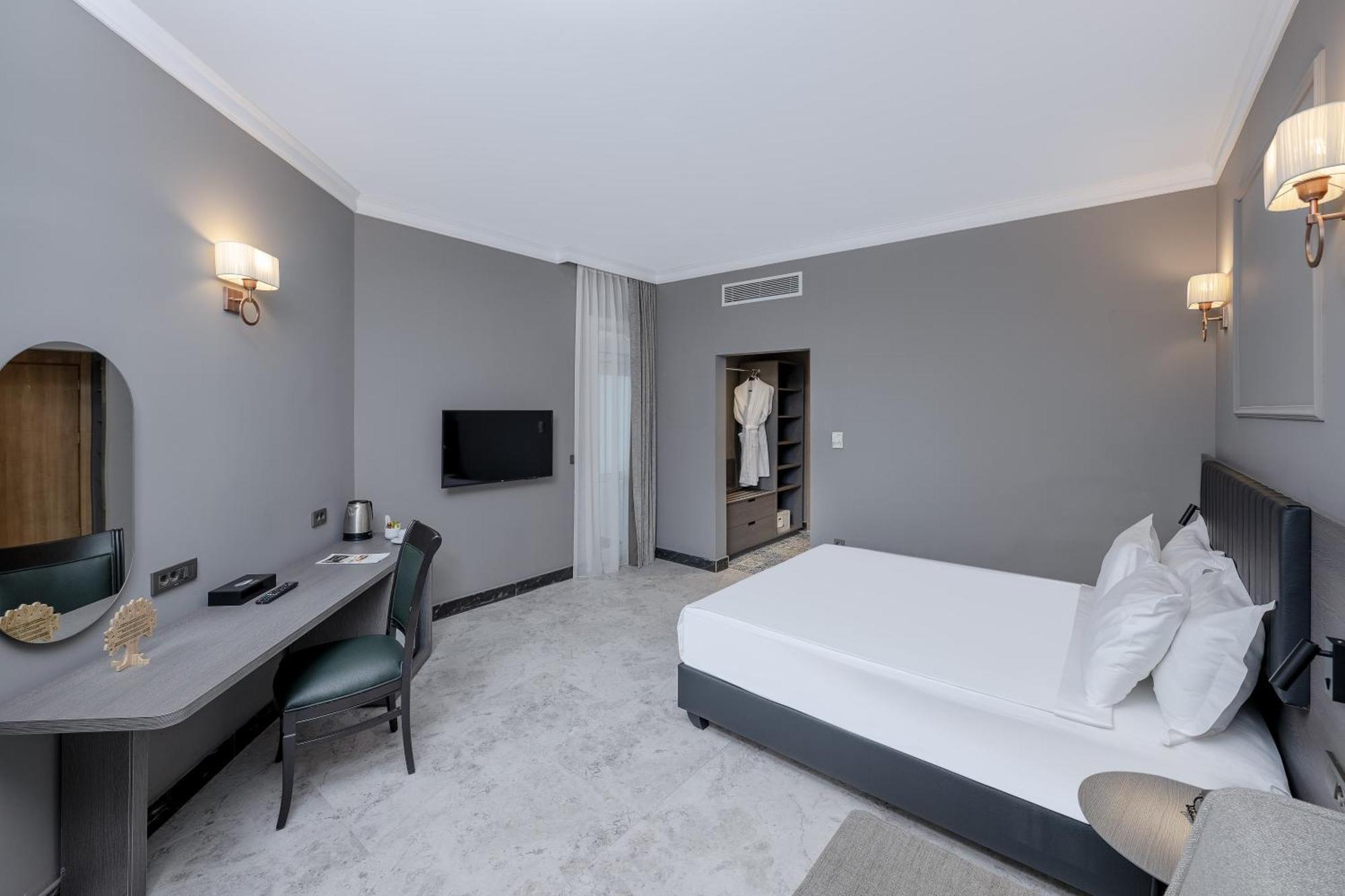 Club Room with Land View