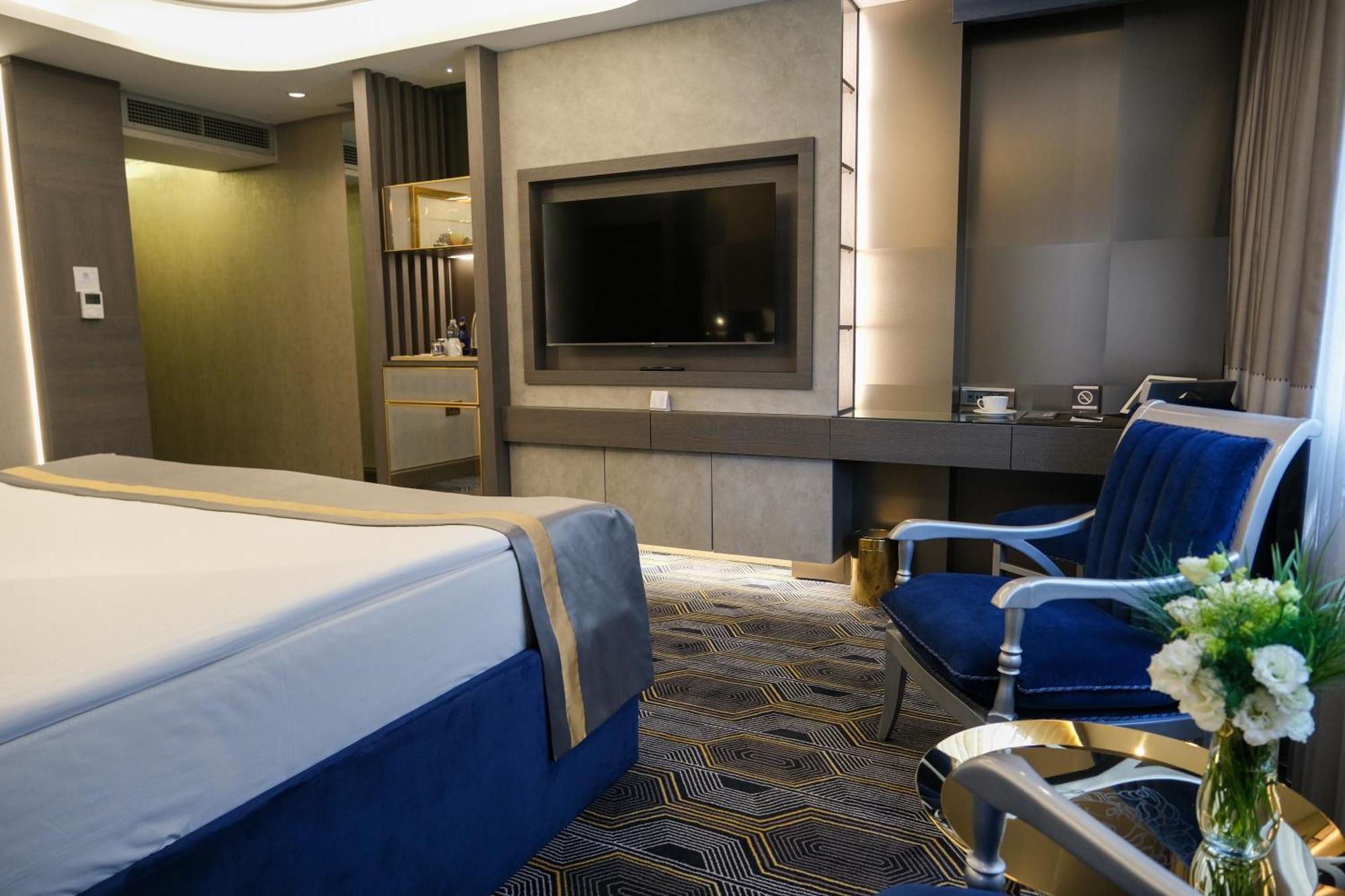 Queen Suite,1543596802:JPEG