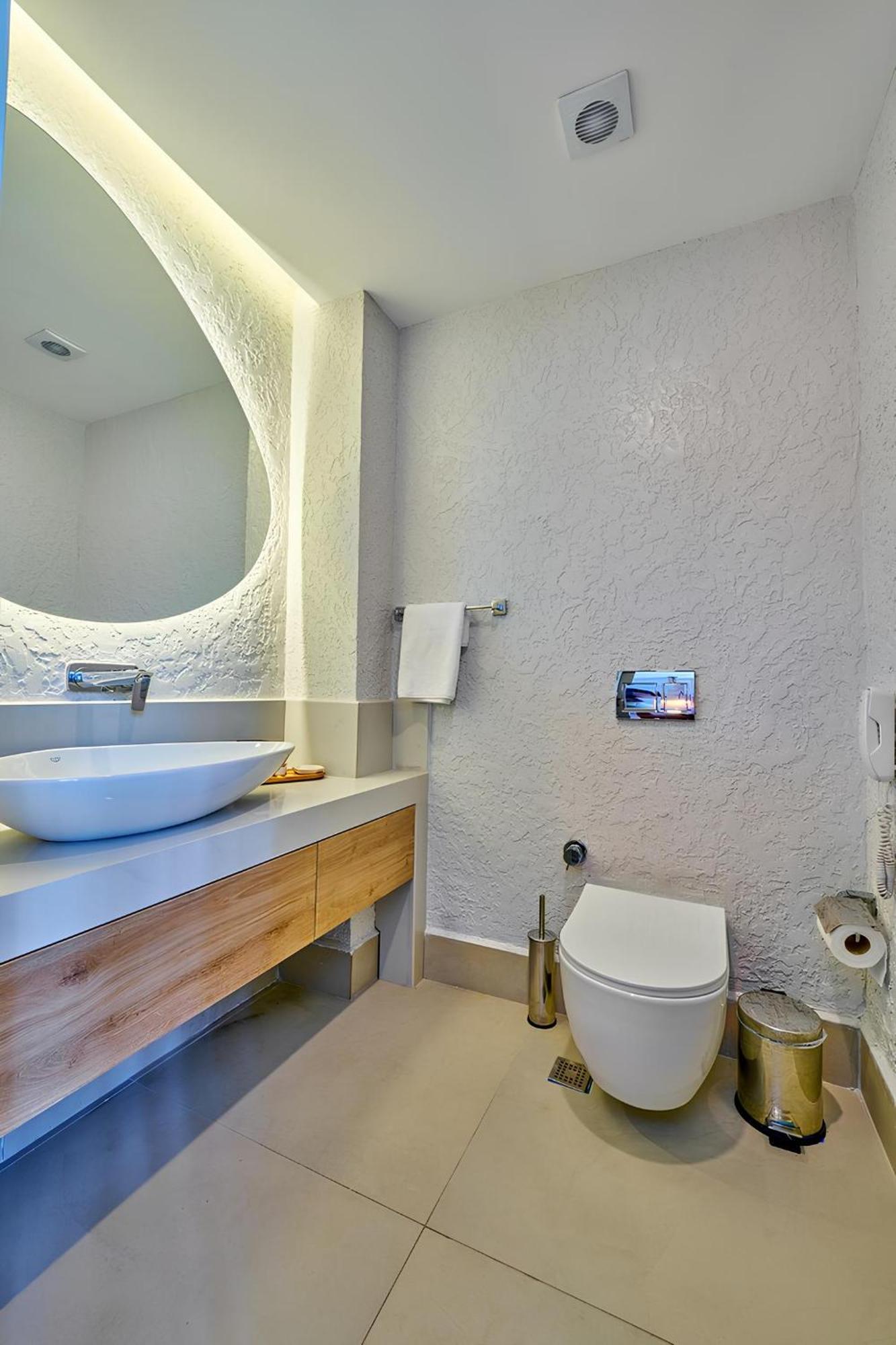 Junior Suite,1544979796:JPEG