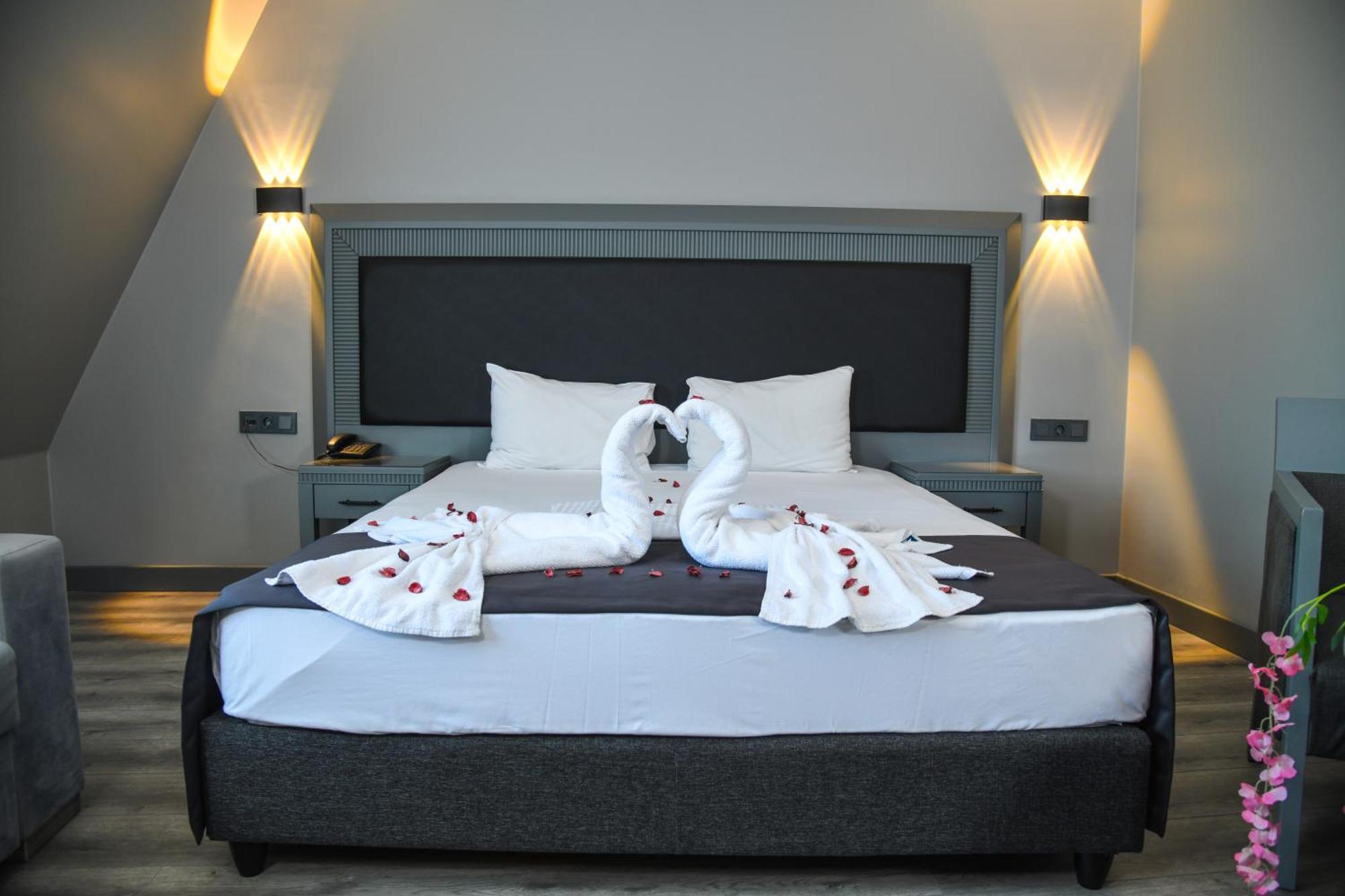 Standard Double Room,1613417313:JPEG