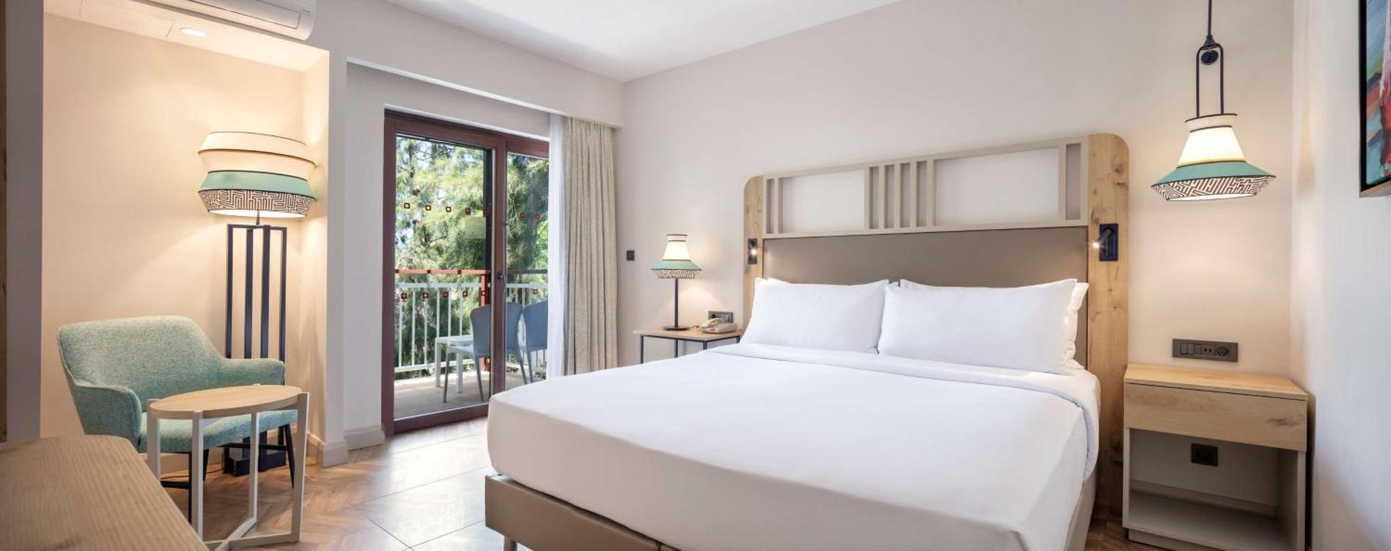 Deluxe King Room,1551584839:JPEG