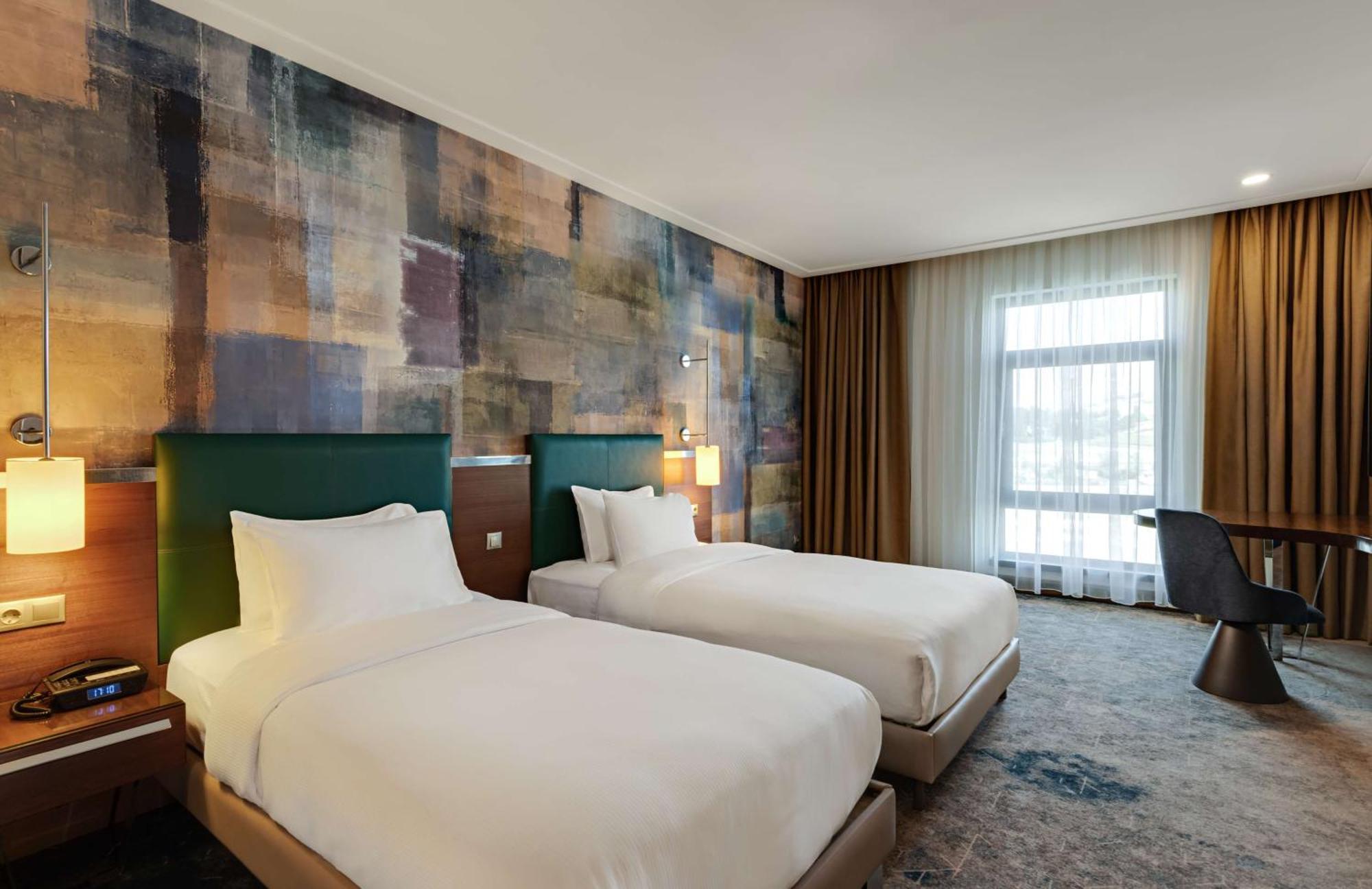 Twin Room with City View,1552670836:JPEG