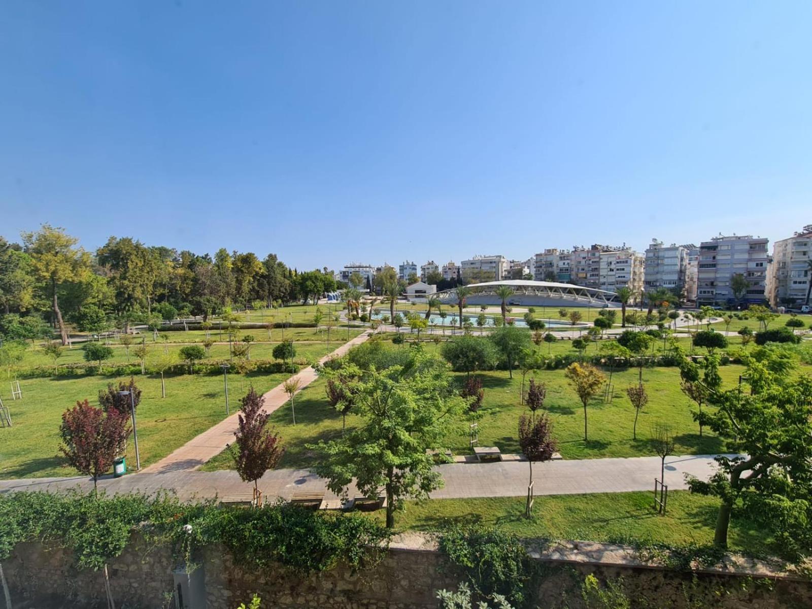 Apartment with Park View