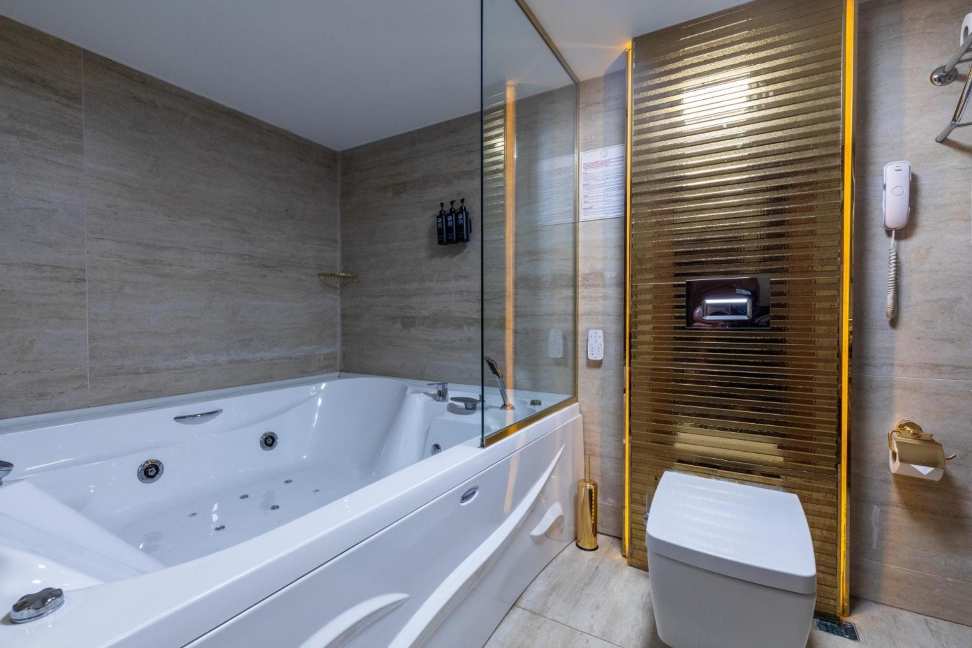 Family Suite with Jetted Tub